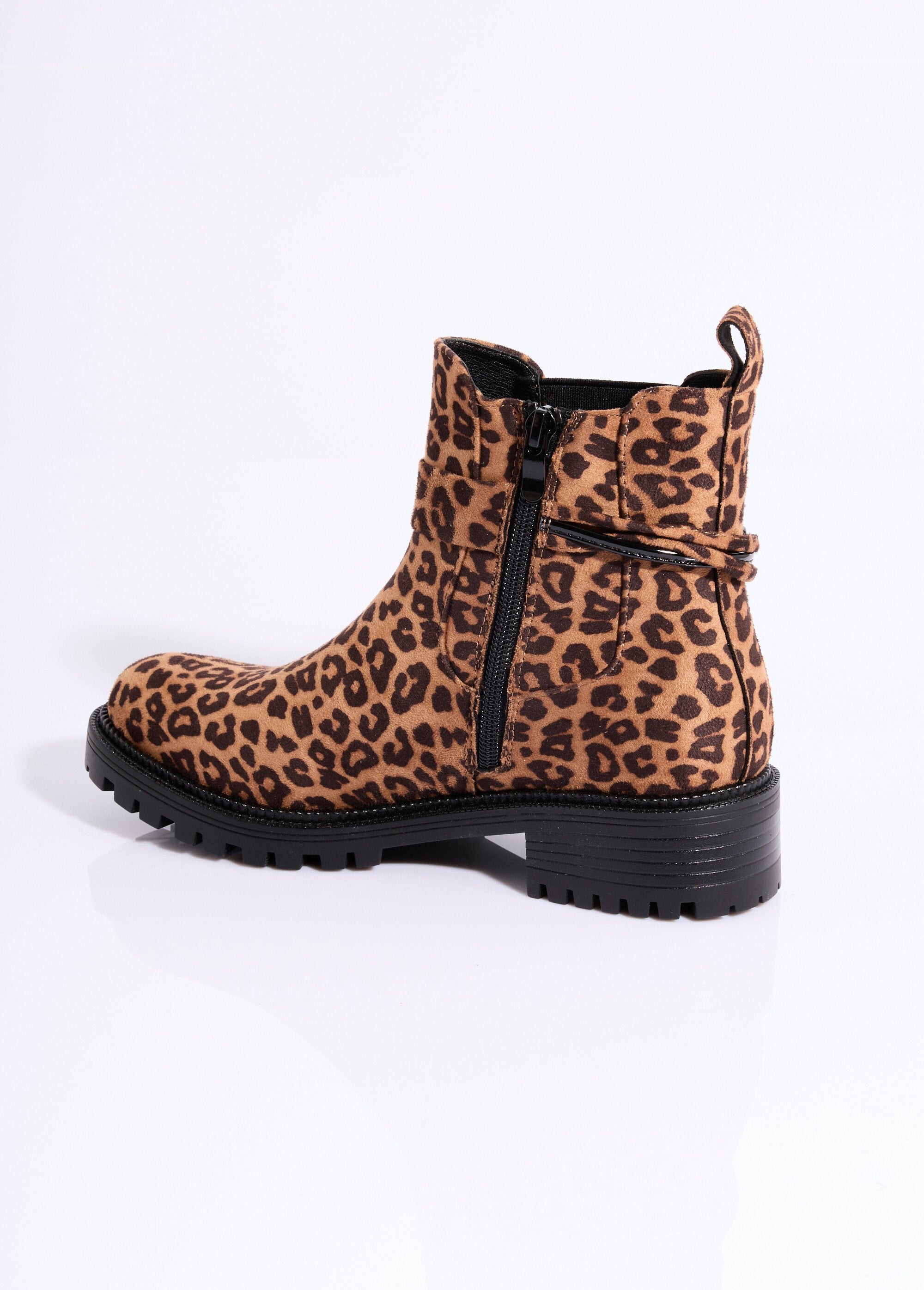 Leopard_print_suede_flat_boots_Leopard_DO1_slim