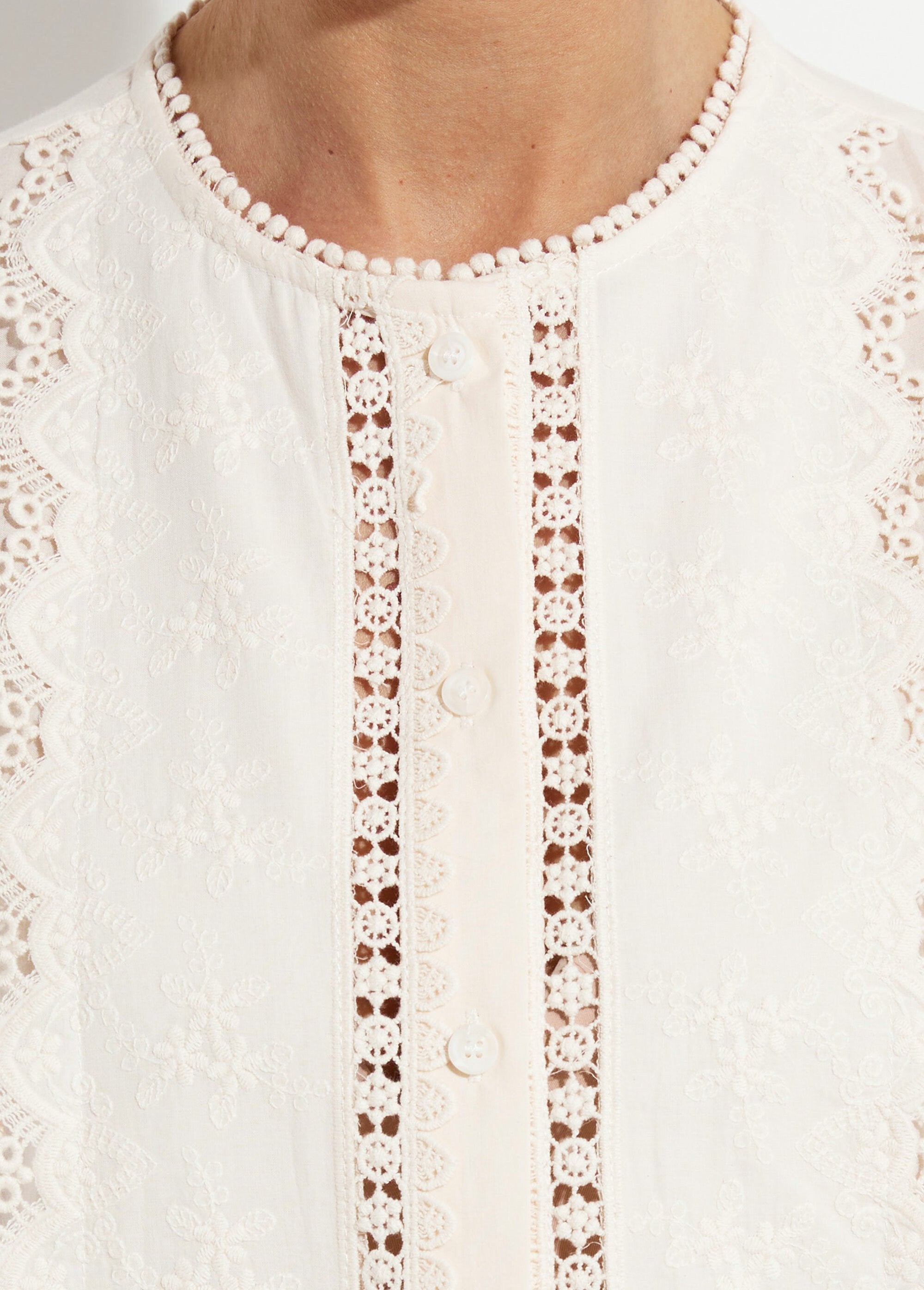 Chic_blouse_with_lace_appliqués_Ecru_DE2_slim