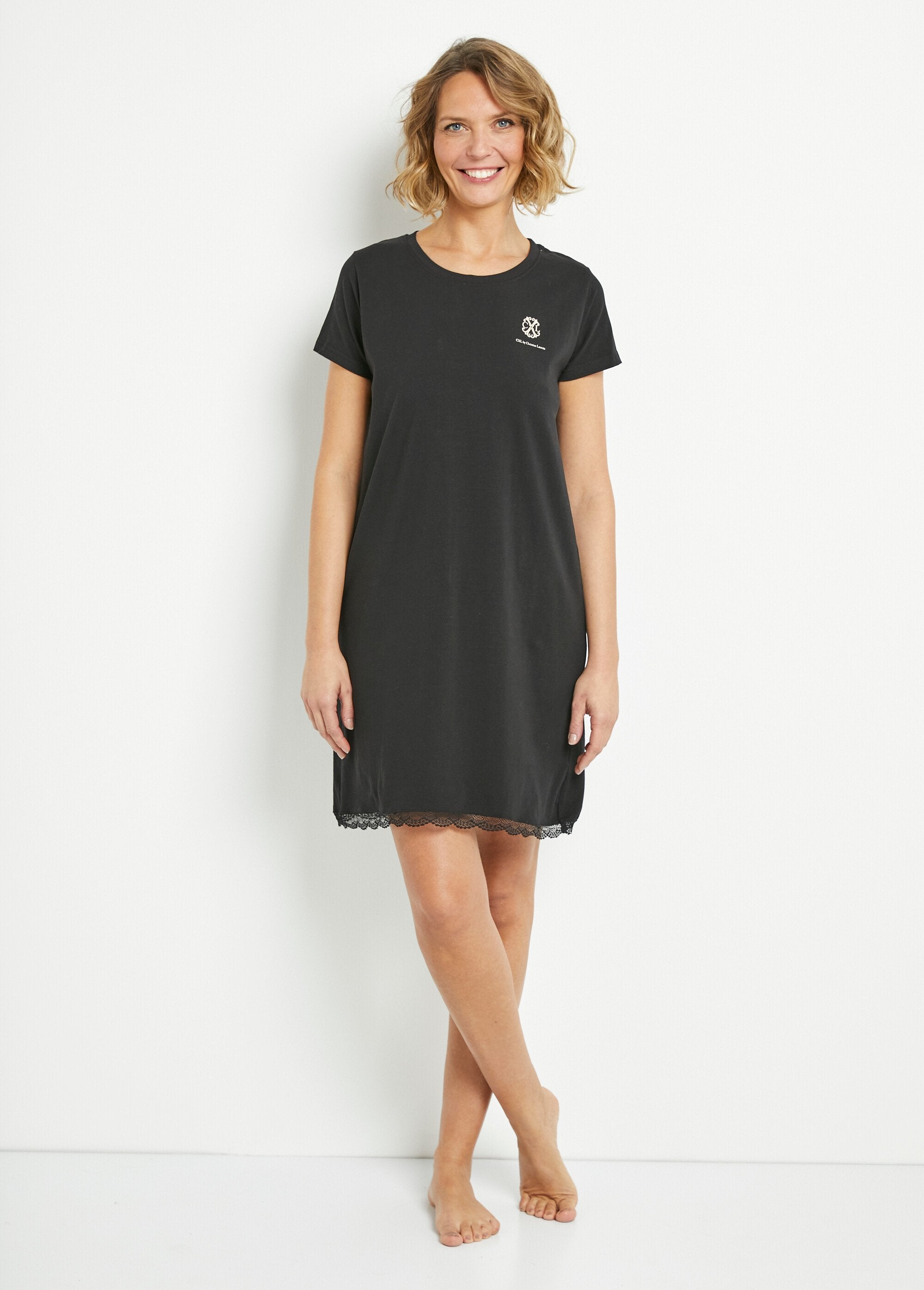 Short-sleeved_and_lace_nightie_Black_FA1_slim