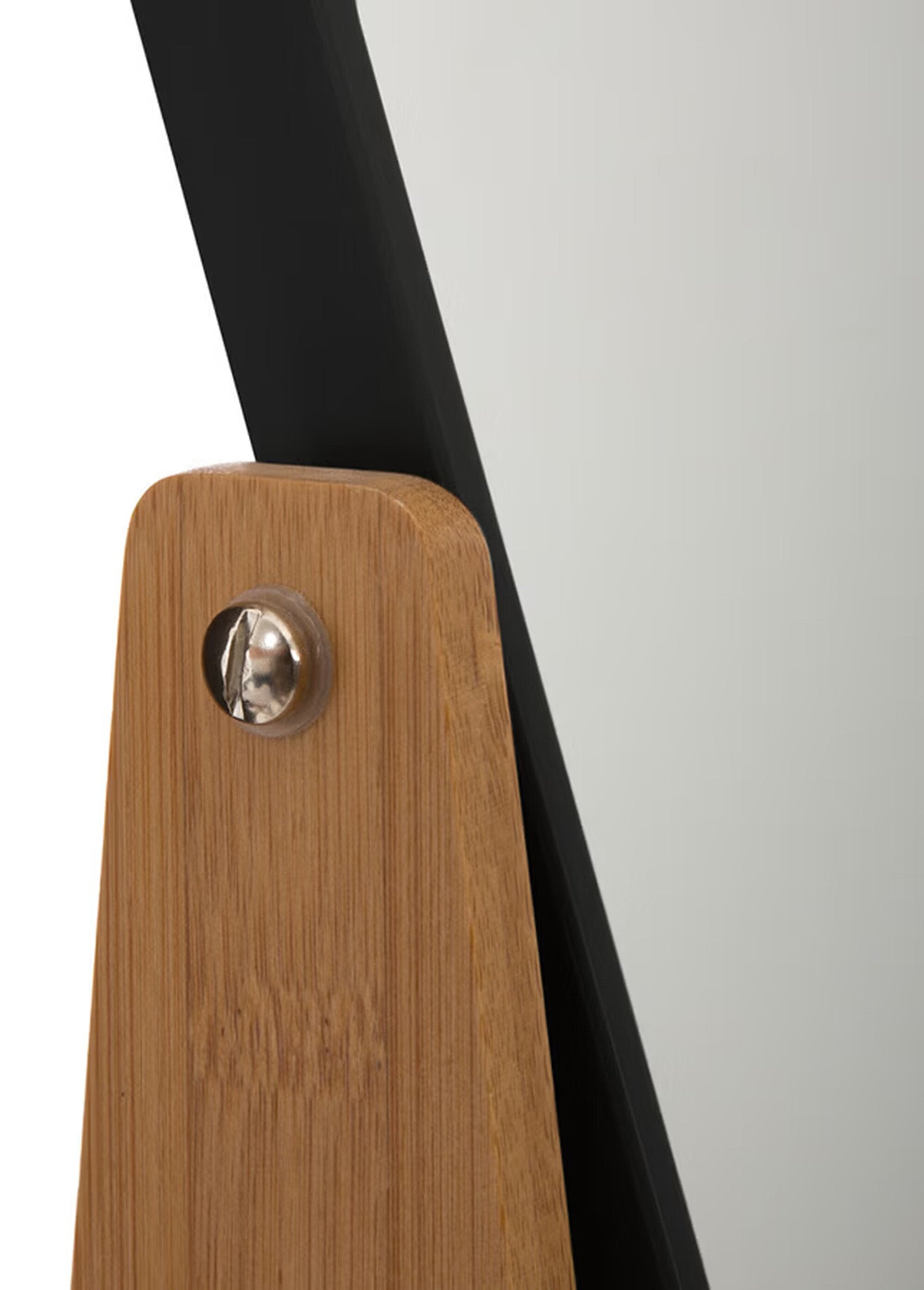 Magnifying_mirror_with_bamboo_stand_Black_and_bamboo_DE1_slim