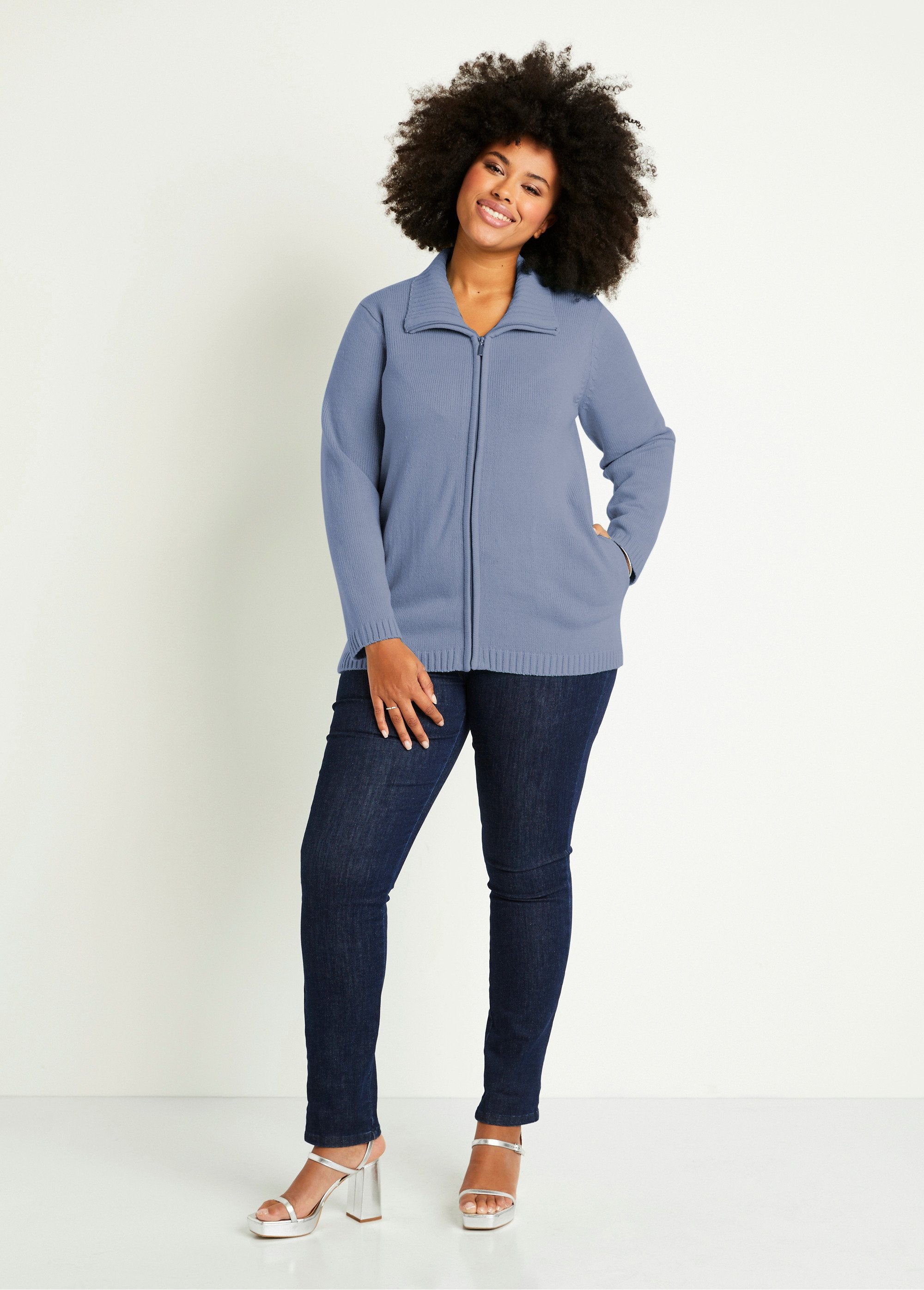 Long_plain_zipped_vest_with_high_collar_Sky_SF1_curvy