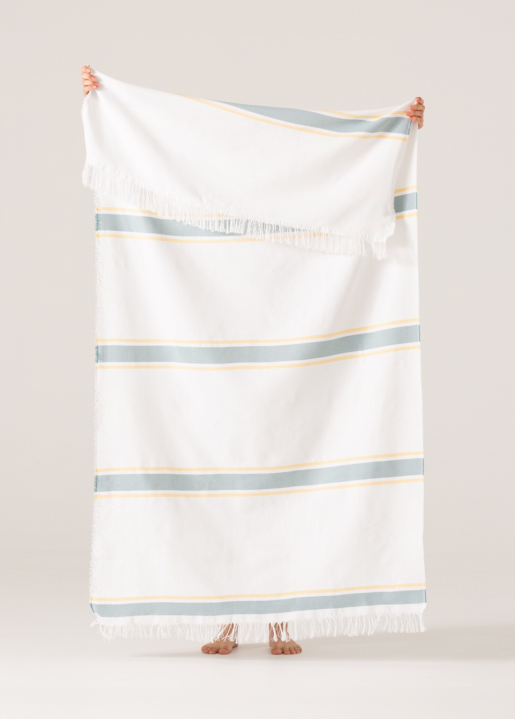 Large_striped_cotton_beach_towel_Yellow_stripe_DE1_slim