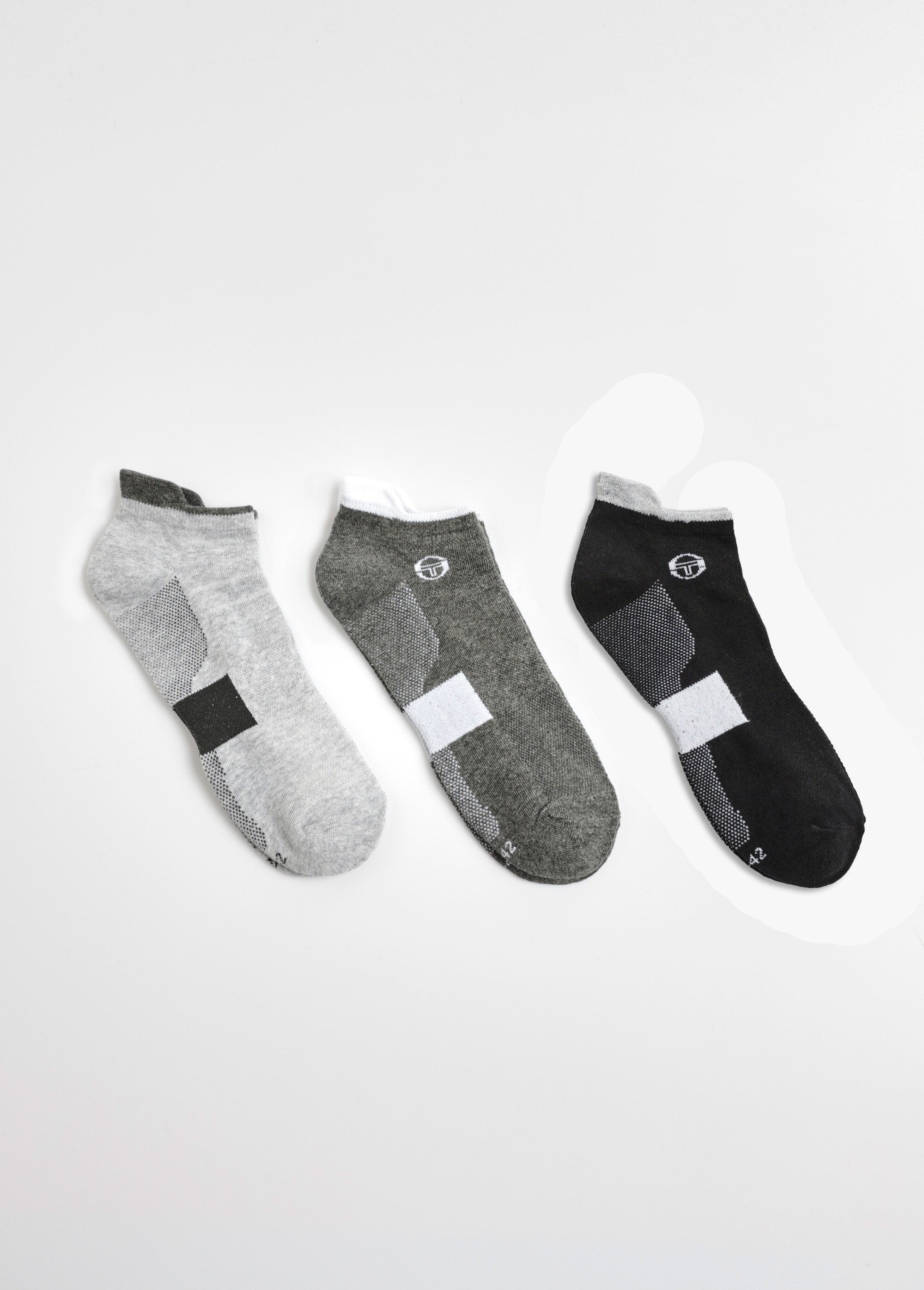 Pack_of_3_heel_detail_socks_Assorted_gray_DE1_slim