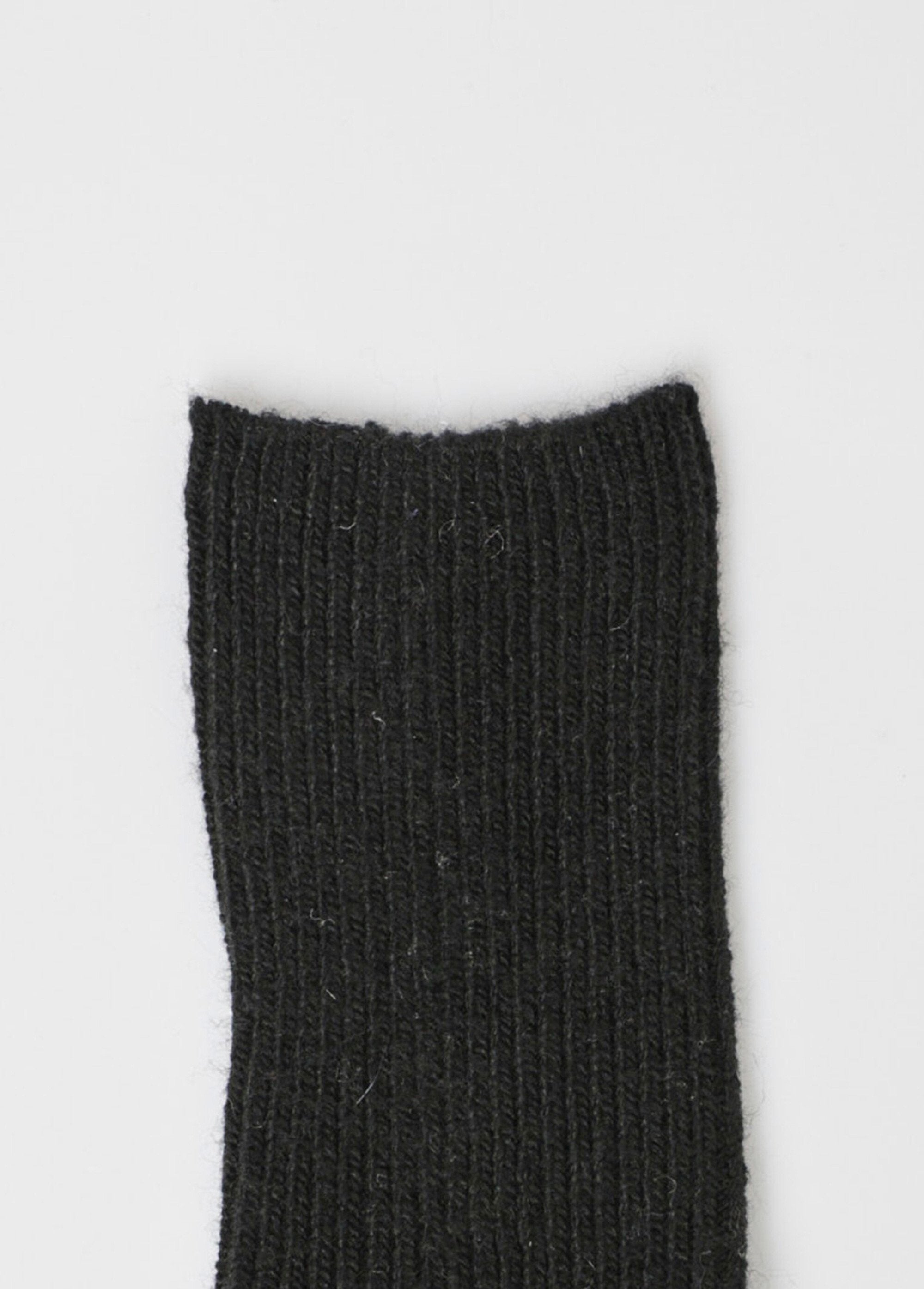 Pair_of_fine_ribbed_wool_socks_Black_DE2_slim