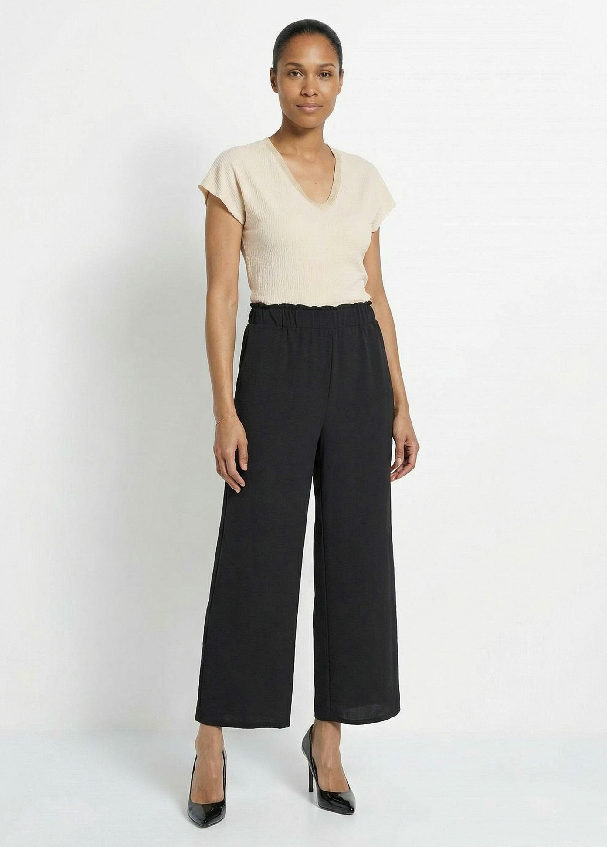 Wide-leg_flowing_crepe_trousers_Black_SF1_slim