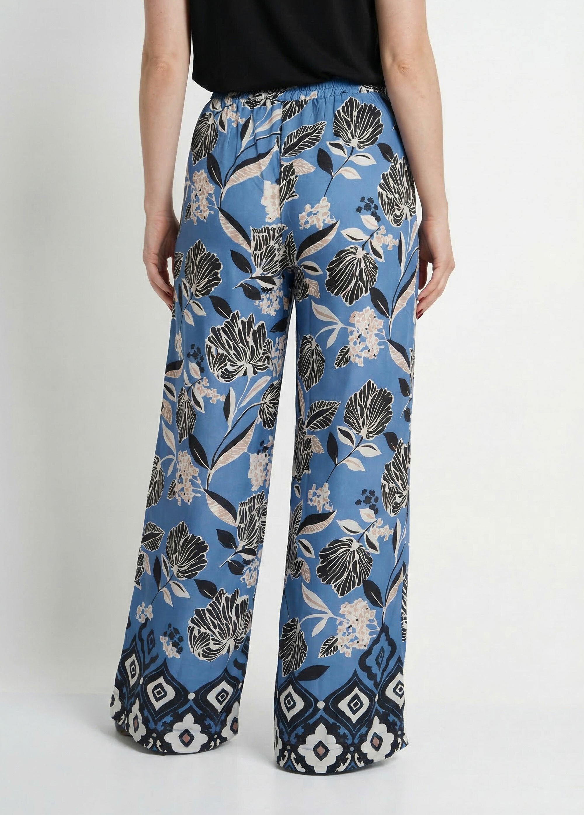 Satin_trousers_with_an_oriental_floral_pattern_Blue_prints_DO1_slim