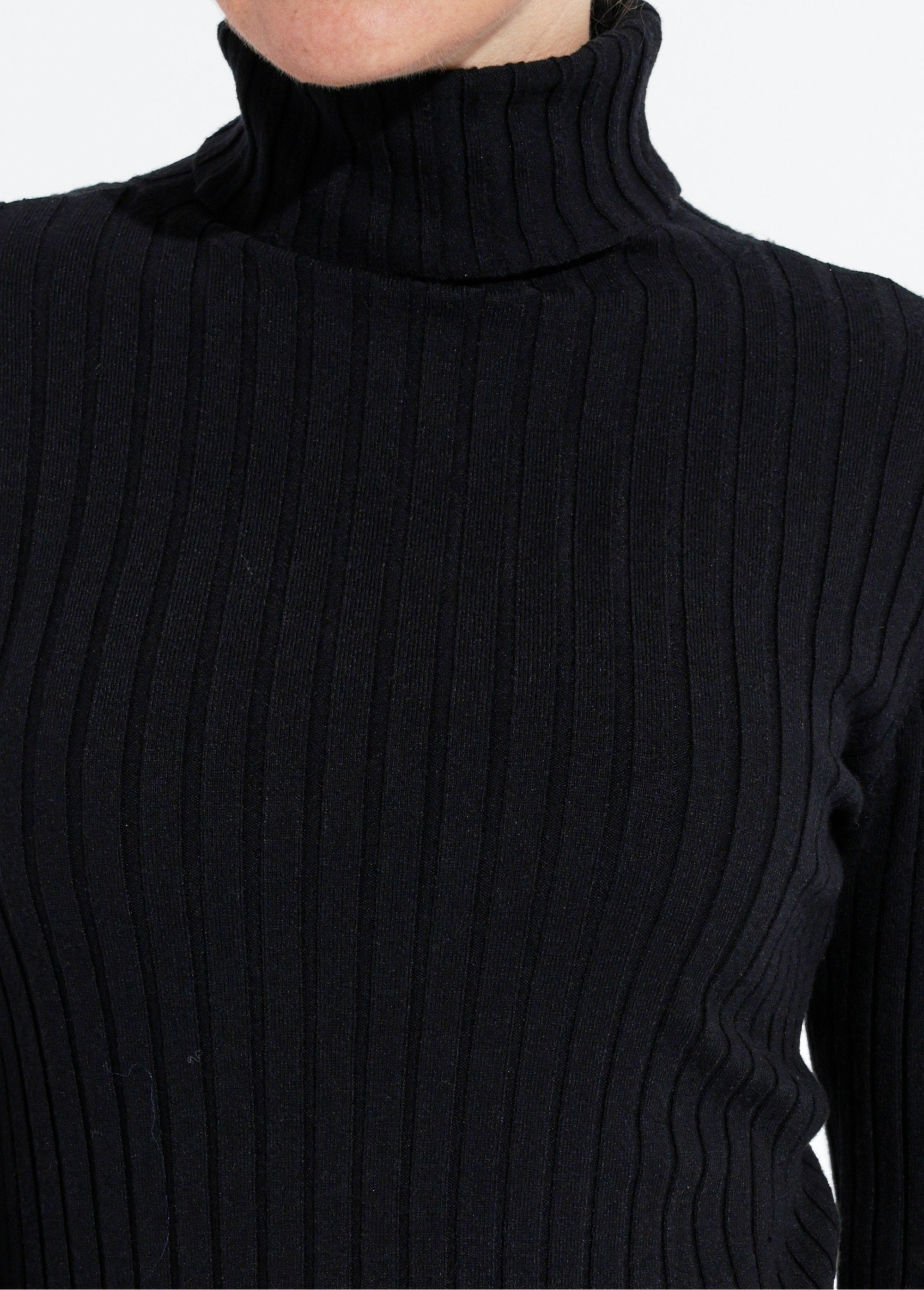 Fine_turtleneck_sweater,_flat_knit_Black_DE1_slim