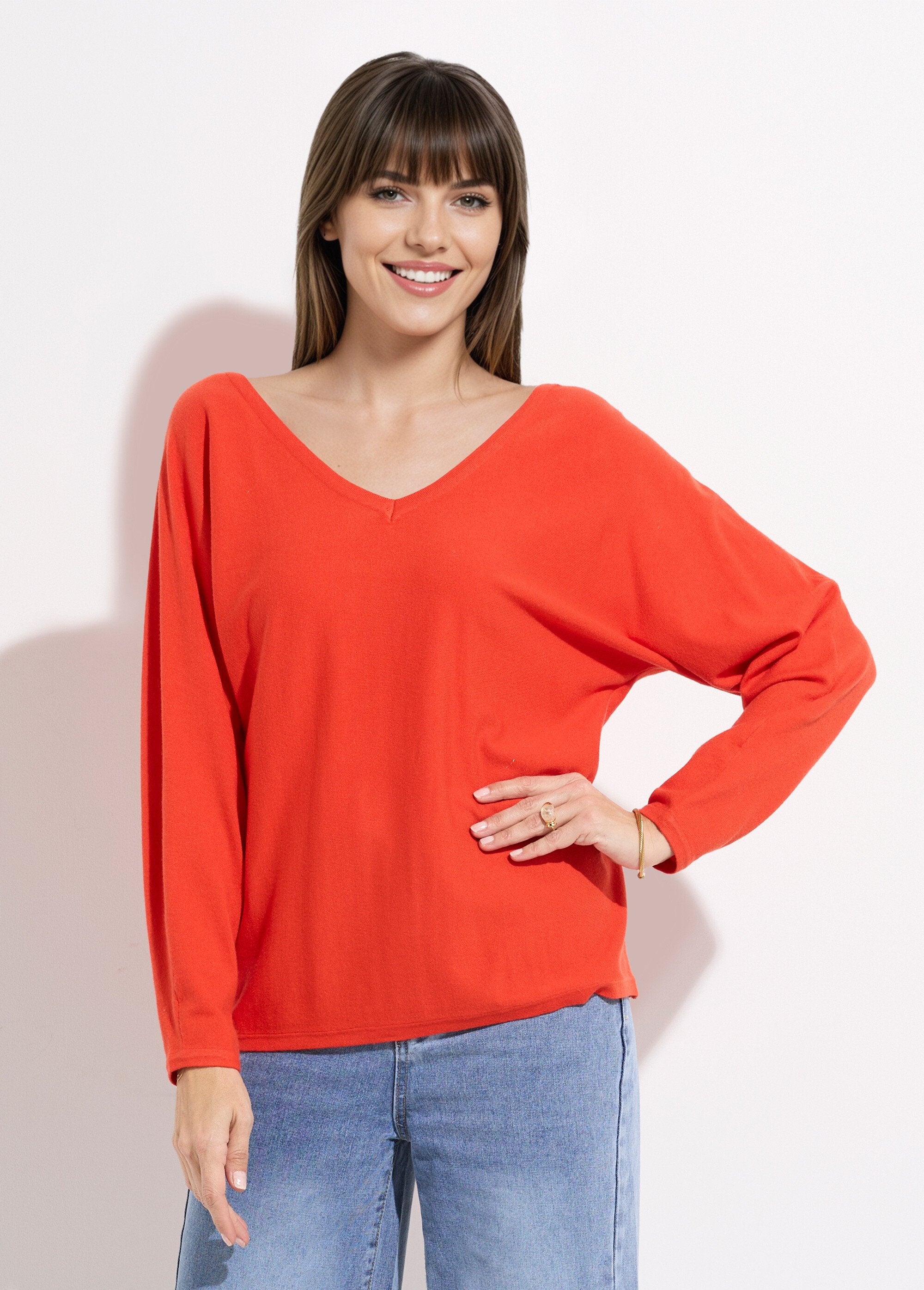 Eco-friendly_fine-knit_V-neck_sweater_Red_FA1_slim