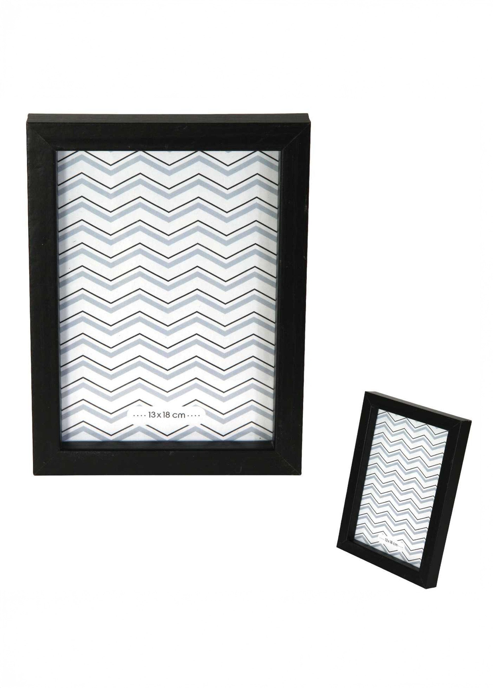 Set_of_matching_wooden_photo_frames_Noir_et_blanc_et_marron_DE2_slim