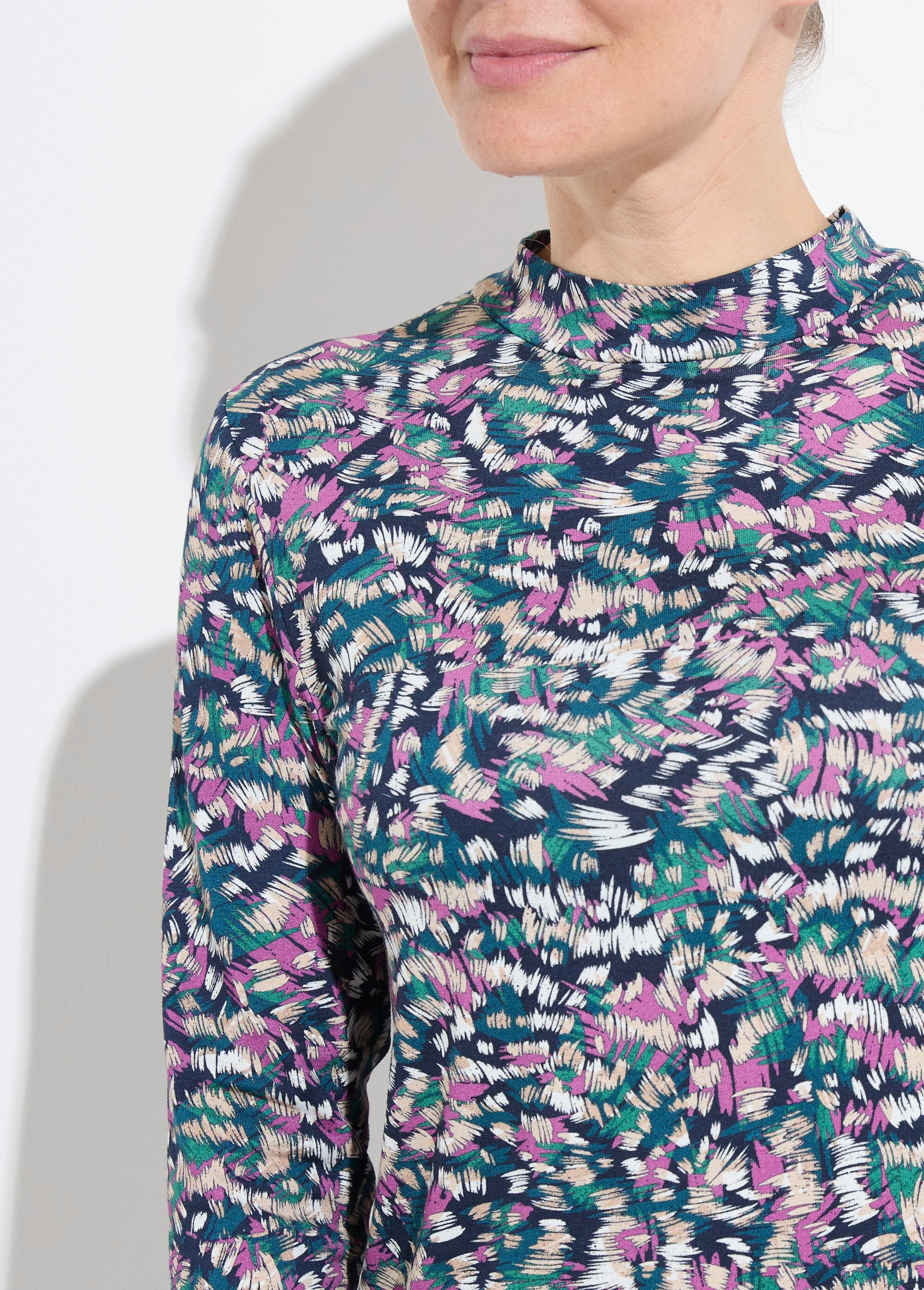 Printed_high_neck_long_sleeve_undershirt_Navy_and_pink_DE1_slim