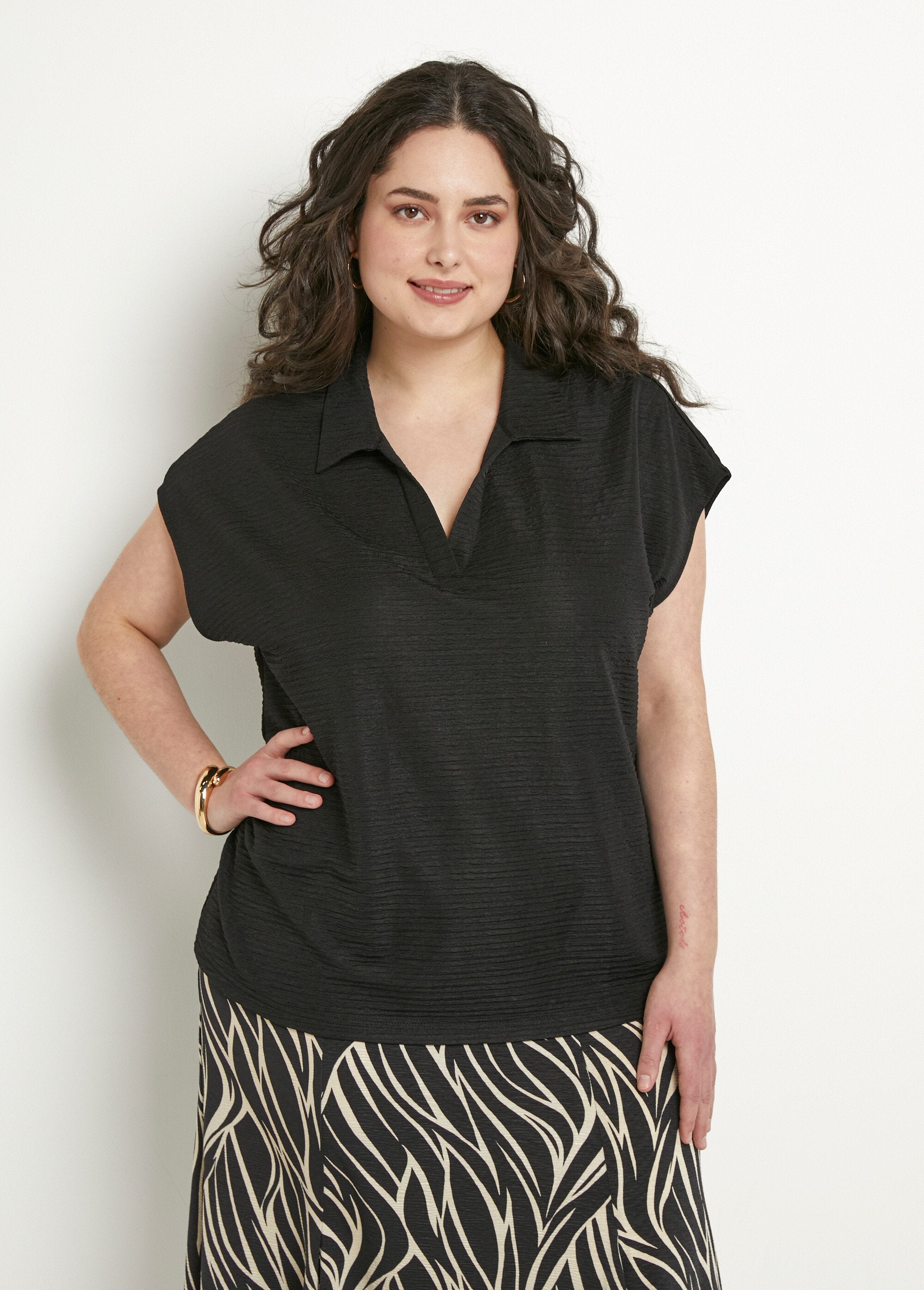 Plain_short_sleeve_shirt_collar_t-shirt_Black_FA1_curvy