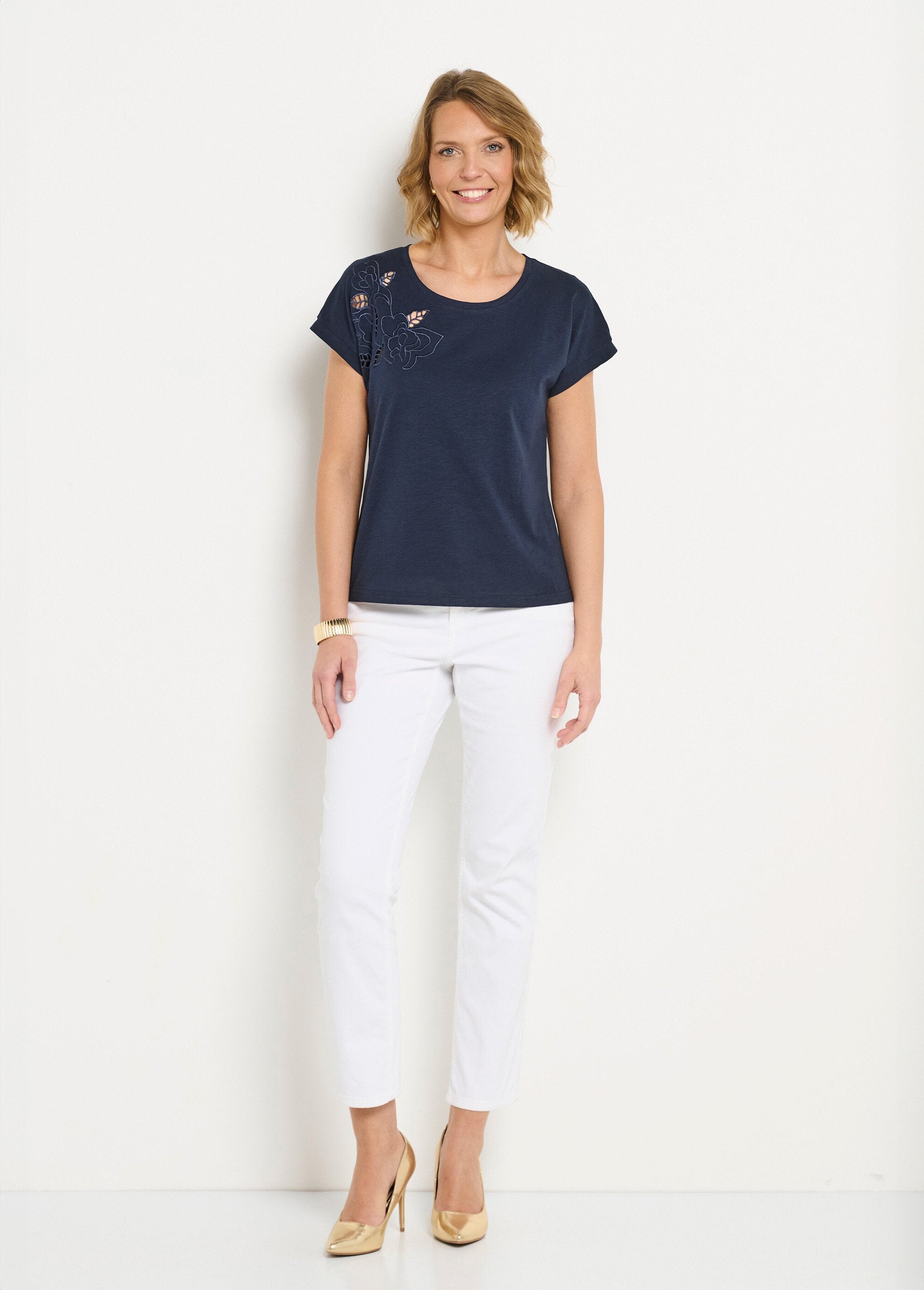 Plain_short_sleeve_openwork_embroidered_t-shirt_Marine_SF1_slim