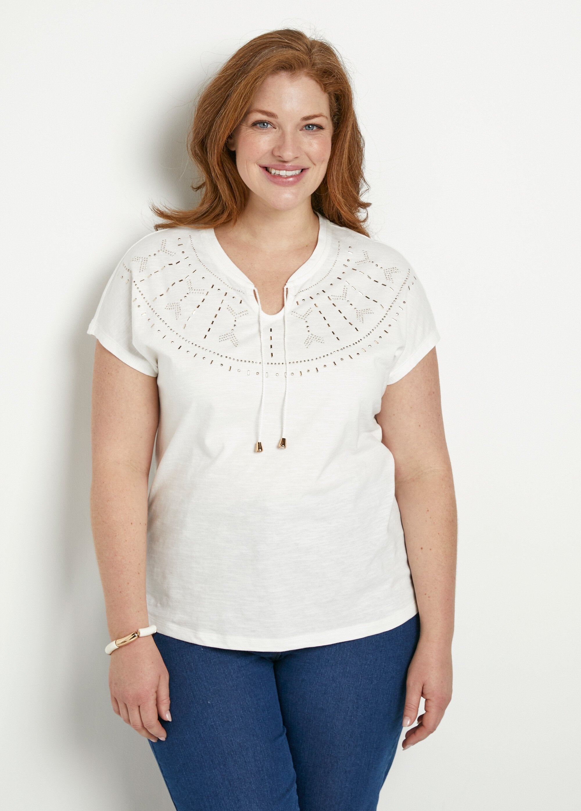 Plain_studded_short_t-shirt_with_flamed_knit_Egg_shell_FA1_curvy