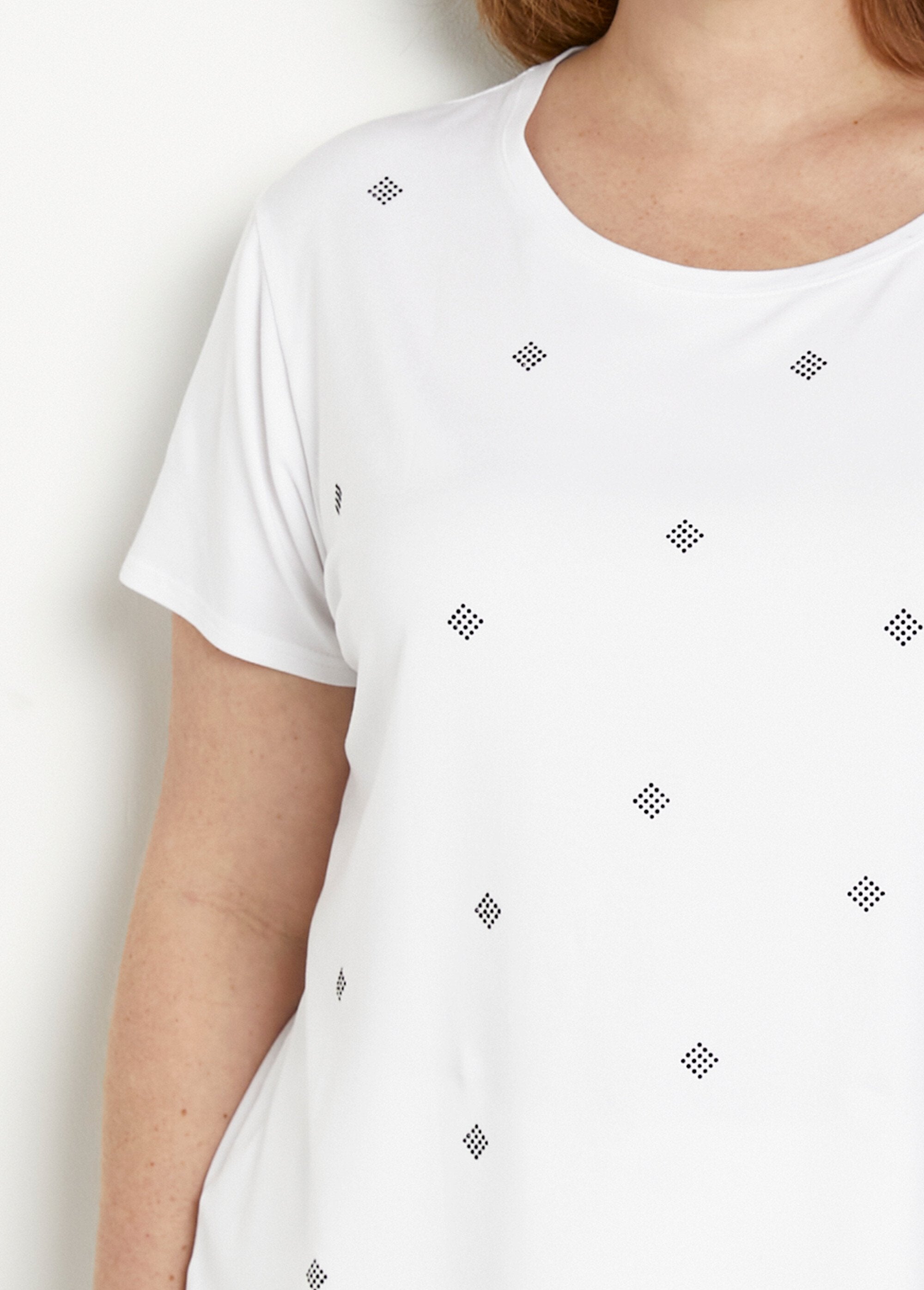 Plain_rhinestone_round_neck_short_sleeve_t-shirt_White_DE1_curvy