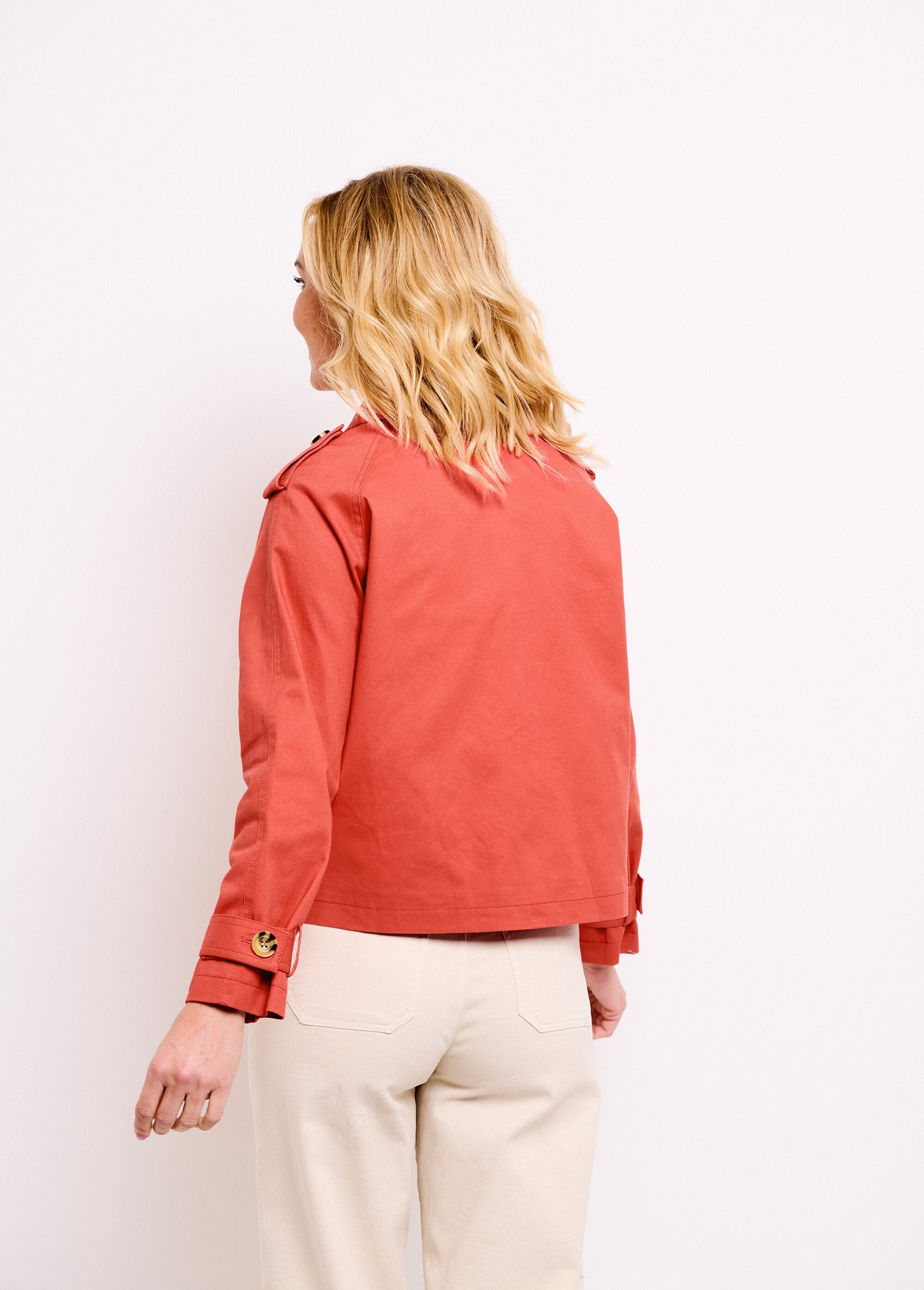 Short_double-breasted_trench_coat_in_lined_cotton_Terracotta_DO1_slim