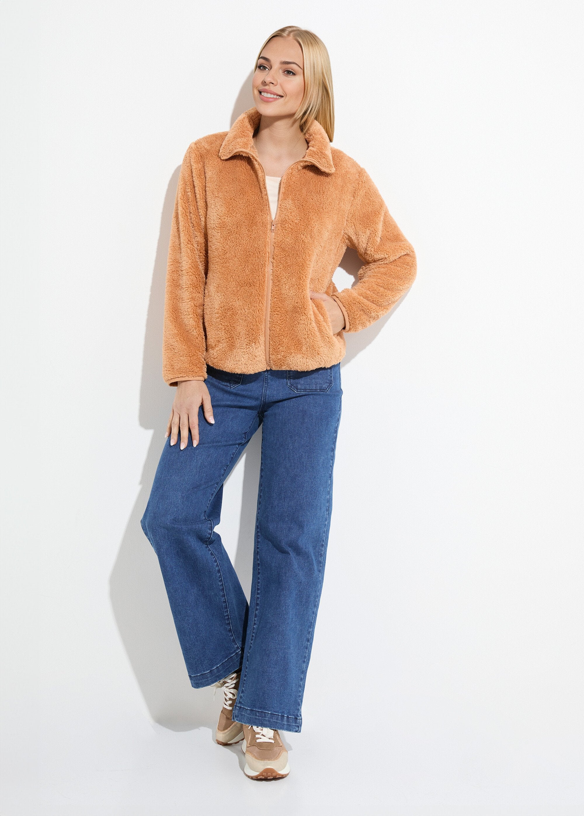 Faux_fur_jacket_with_high_collar_and_long_sleeves_Chamois_SF1_slim