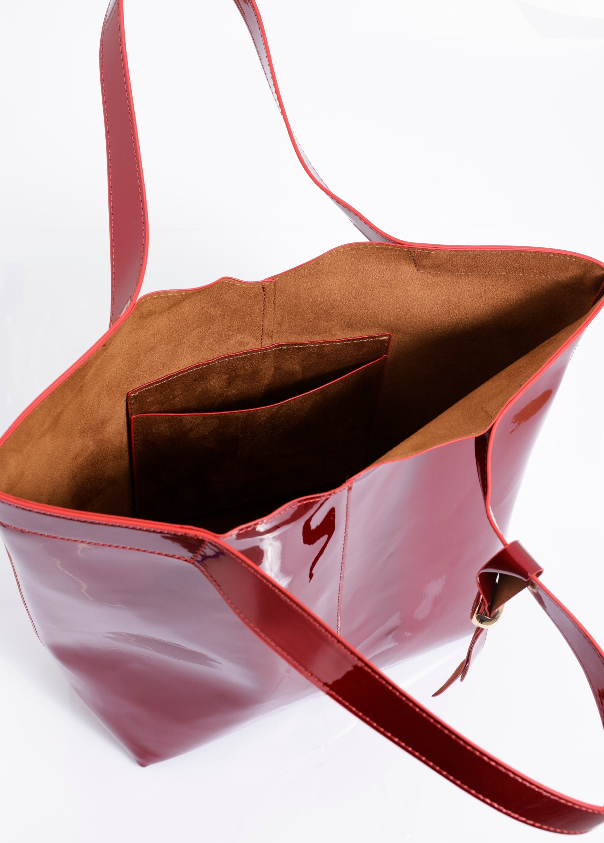 patent_leather_tote_bag_with_handles_and_charm_Red_varnish_DE2_slim