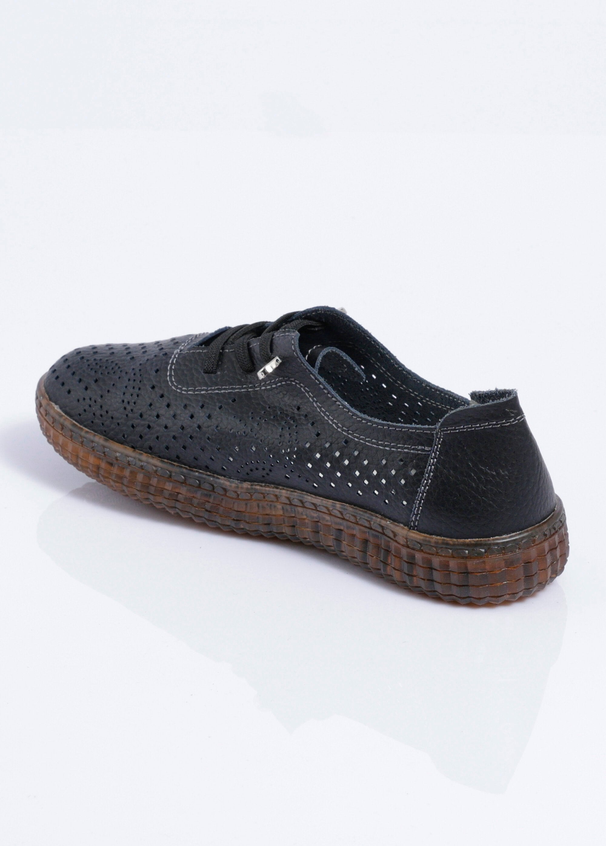 Perforated_leather_lace-up_sneakers,_comfort_fit_Black_DO1_slim