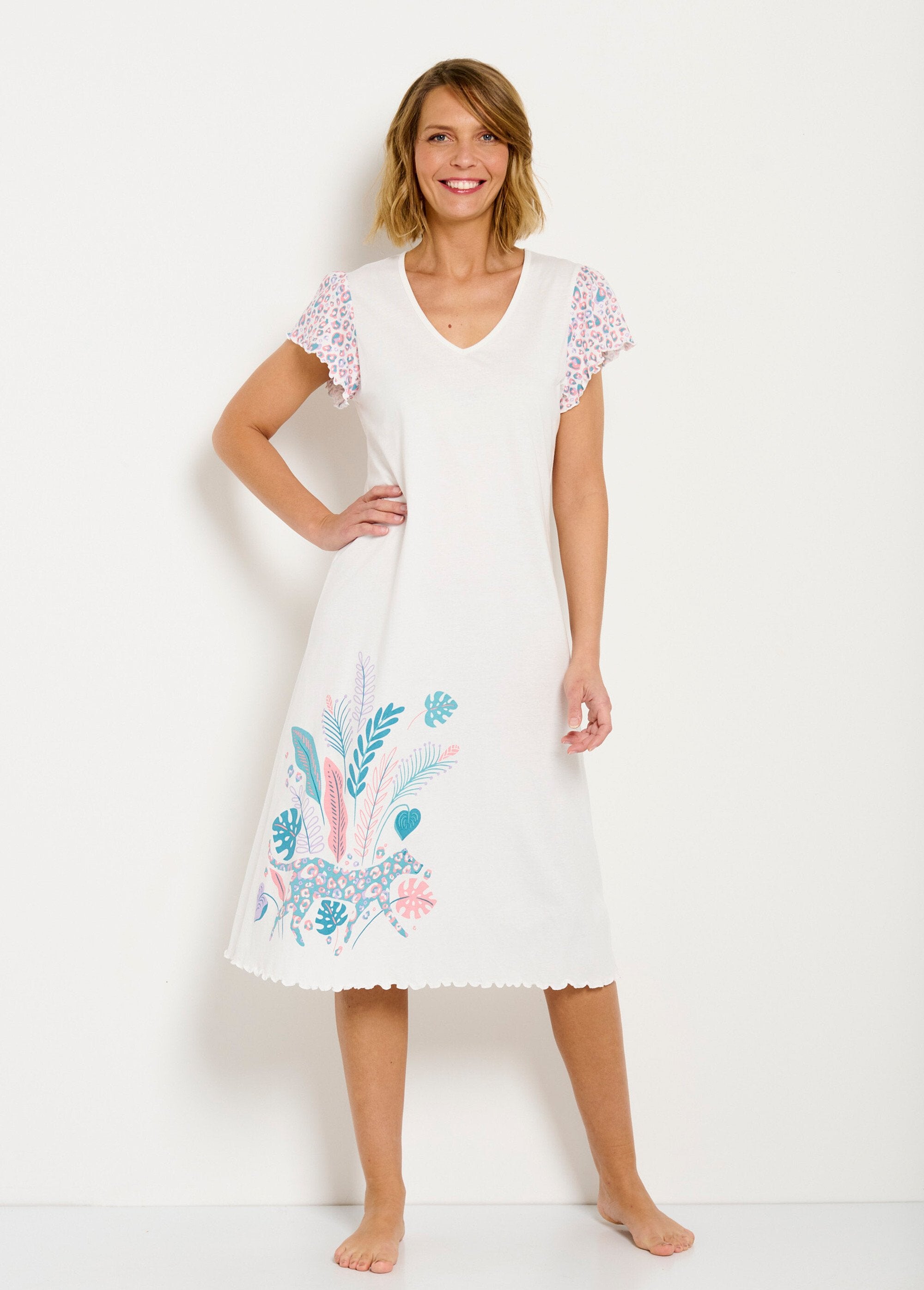 Mid-length_cotton_nightdress_with_jungle_print_Ecru_FA1_slim