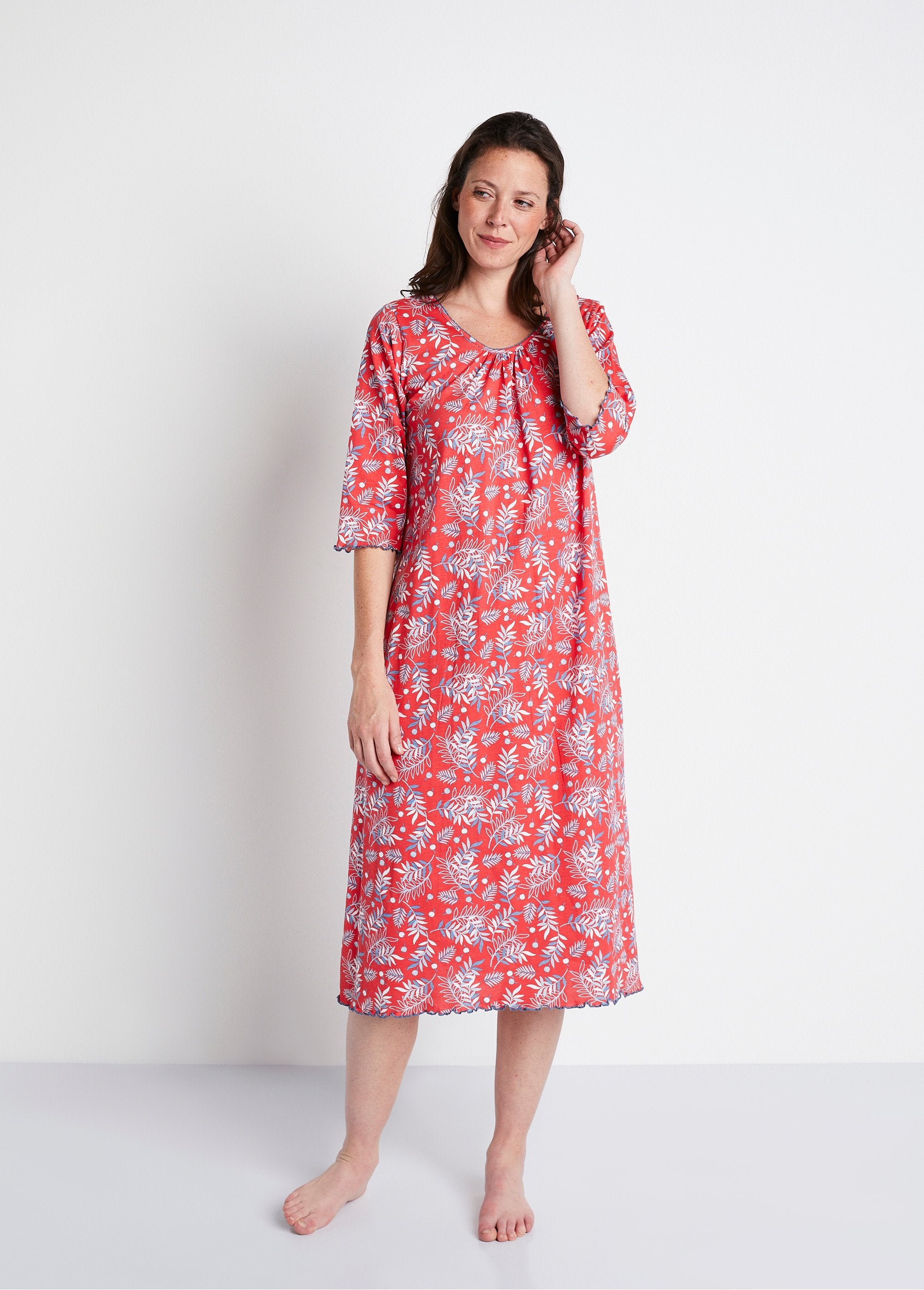 Long_3/4_sleeve_printed_cotton_nightgown_Red_background_FA1_slim