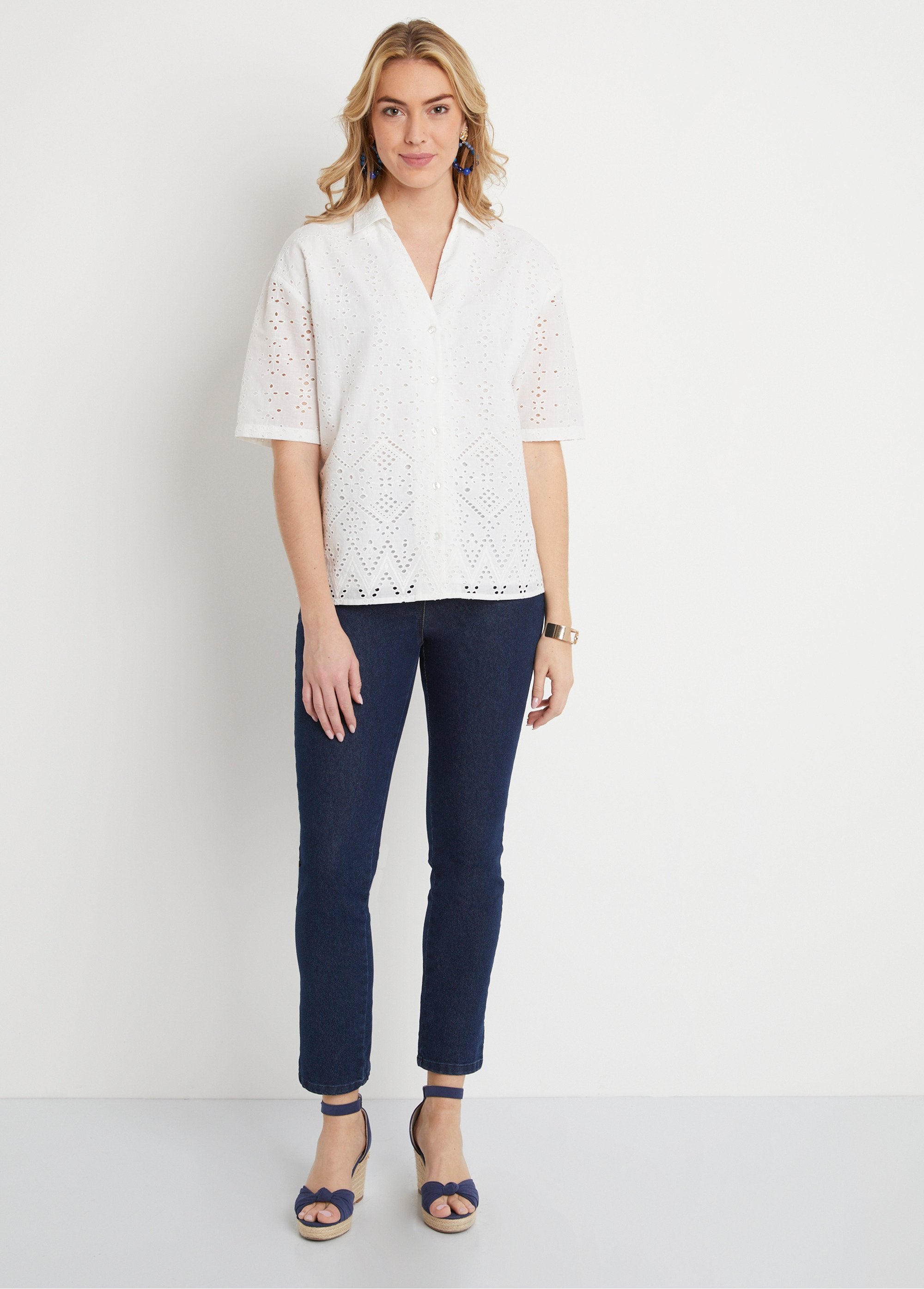 Embroidered_short-sleeved_blouse_White_SF1_slim