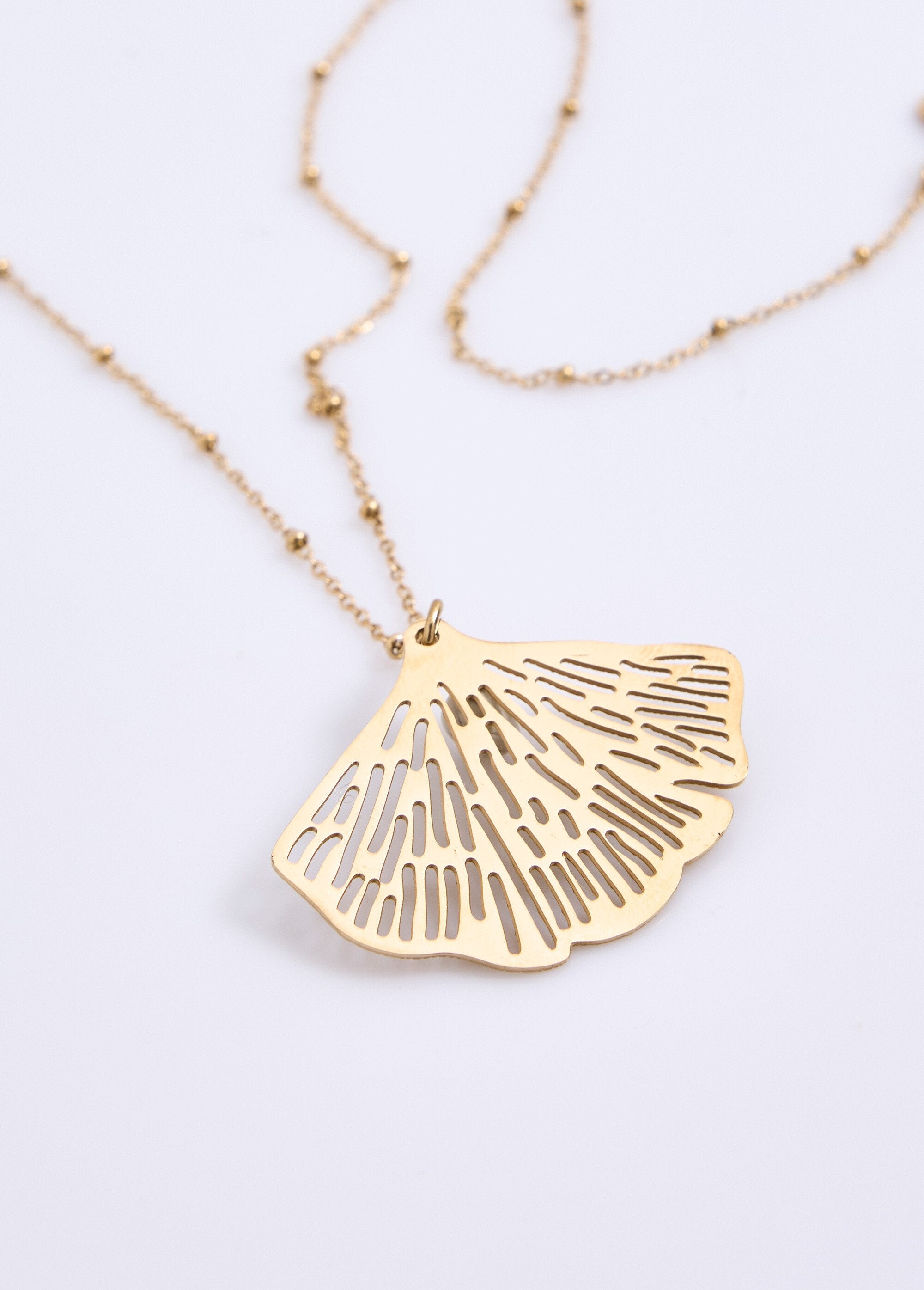 Collier_avec_pendentif_feuille_acier_inoxydable_doré_Dore_FA1_slim