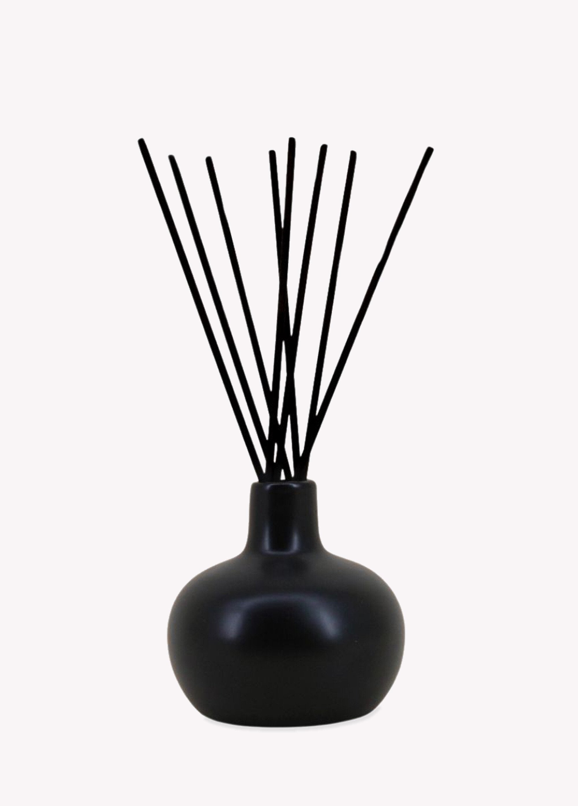 150ml_ceramic_fragrance_diffuser_Black_FA1_slim