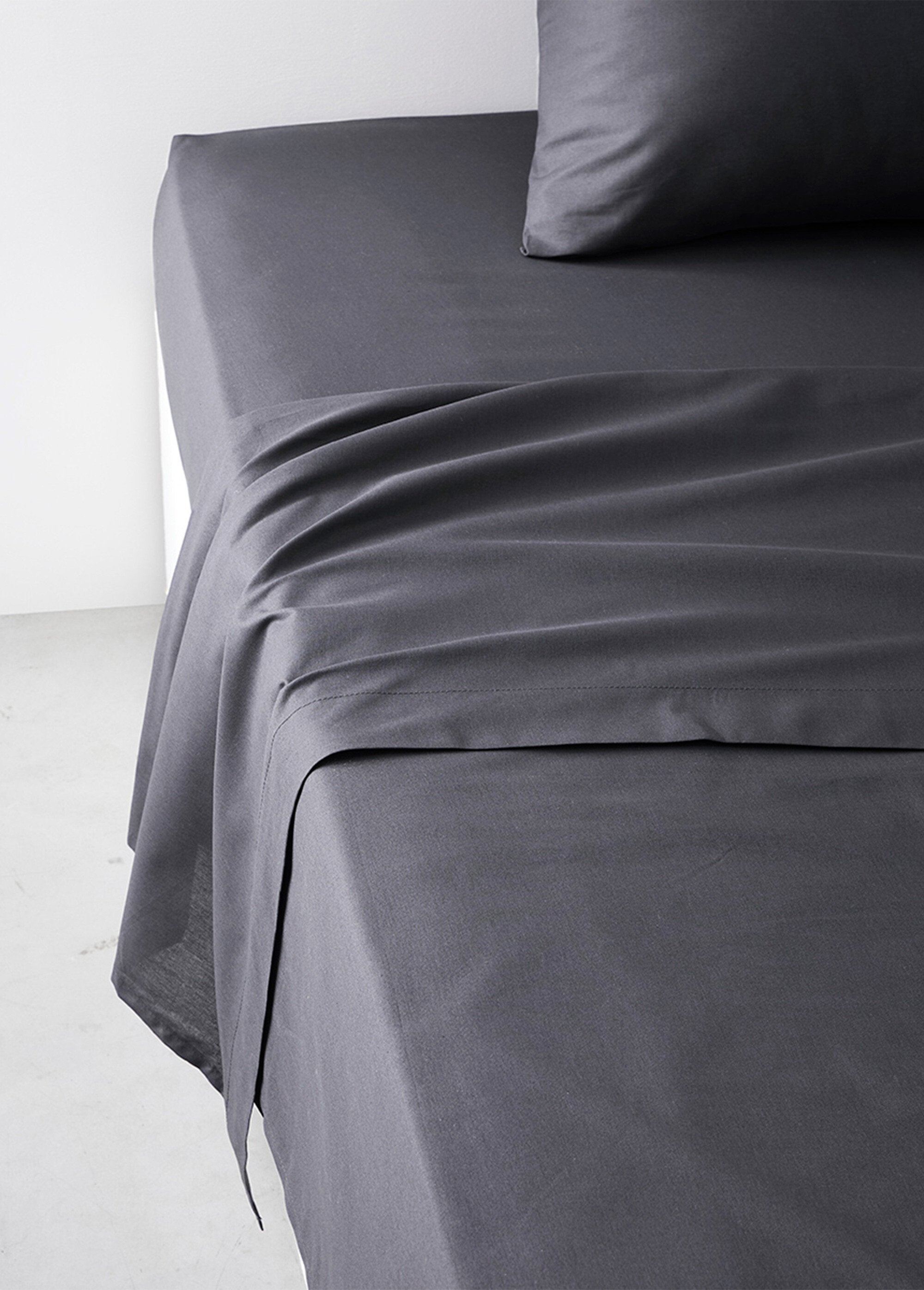 Plain_cotton_flat_sheet_Charcoal_DE1_slim