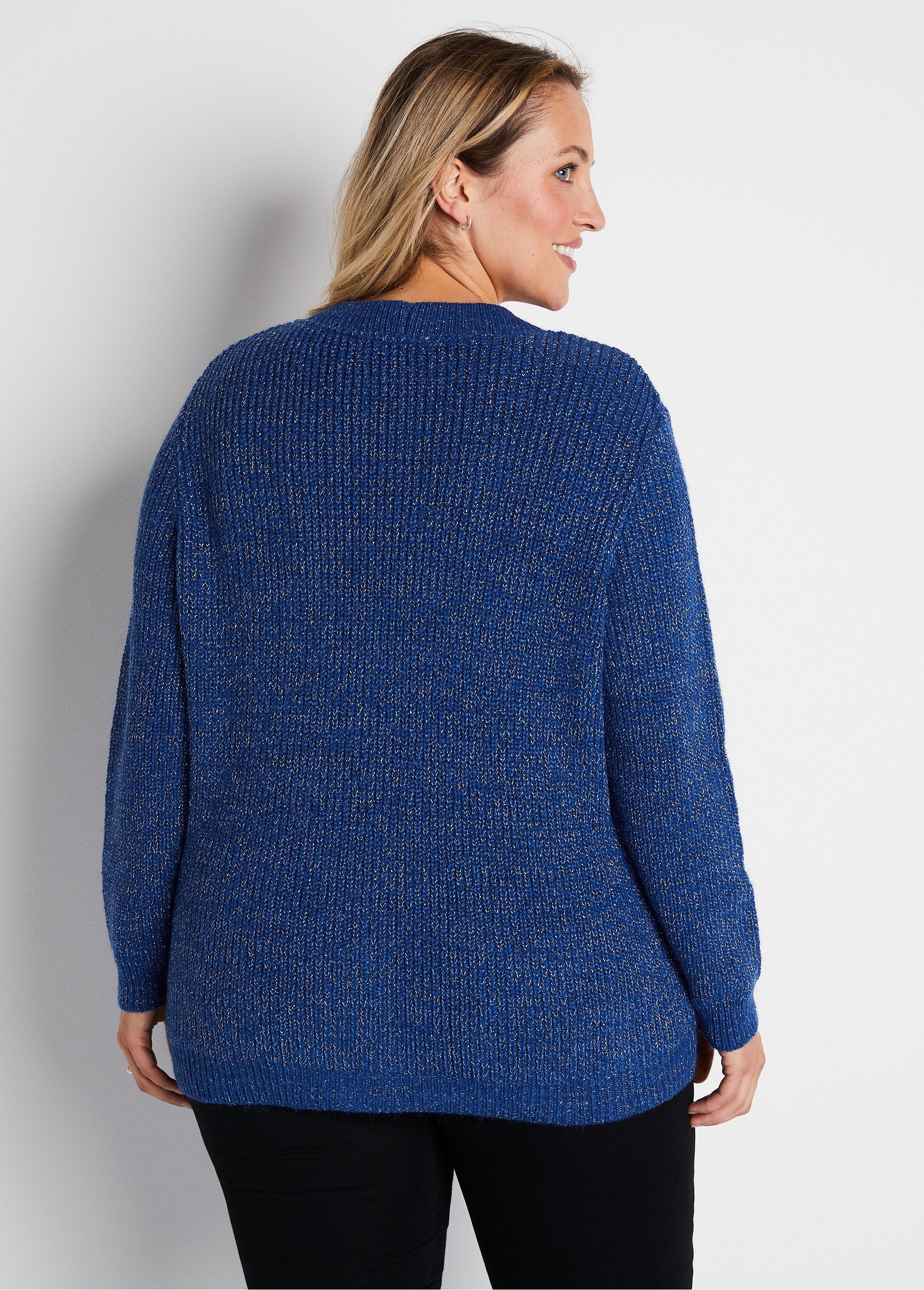 Mid-length_buttoned_cardigan_with_beaded_knit_and_wool_Blue_DO1_curvy