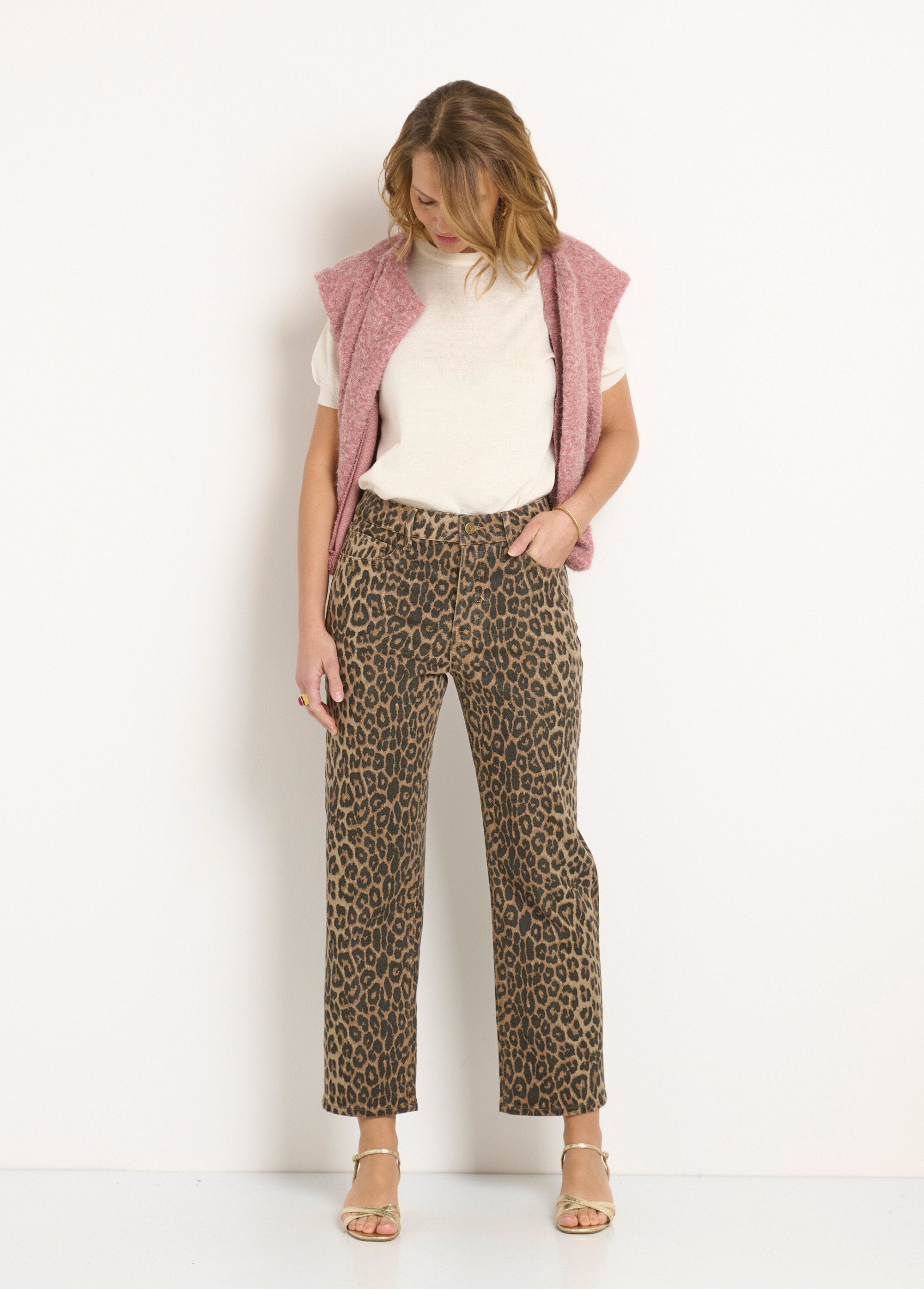 5-pocket_straight_leopard_print_jeans_Leopard_SF1_slim