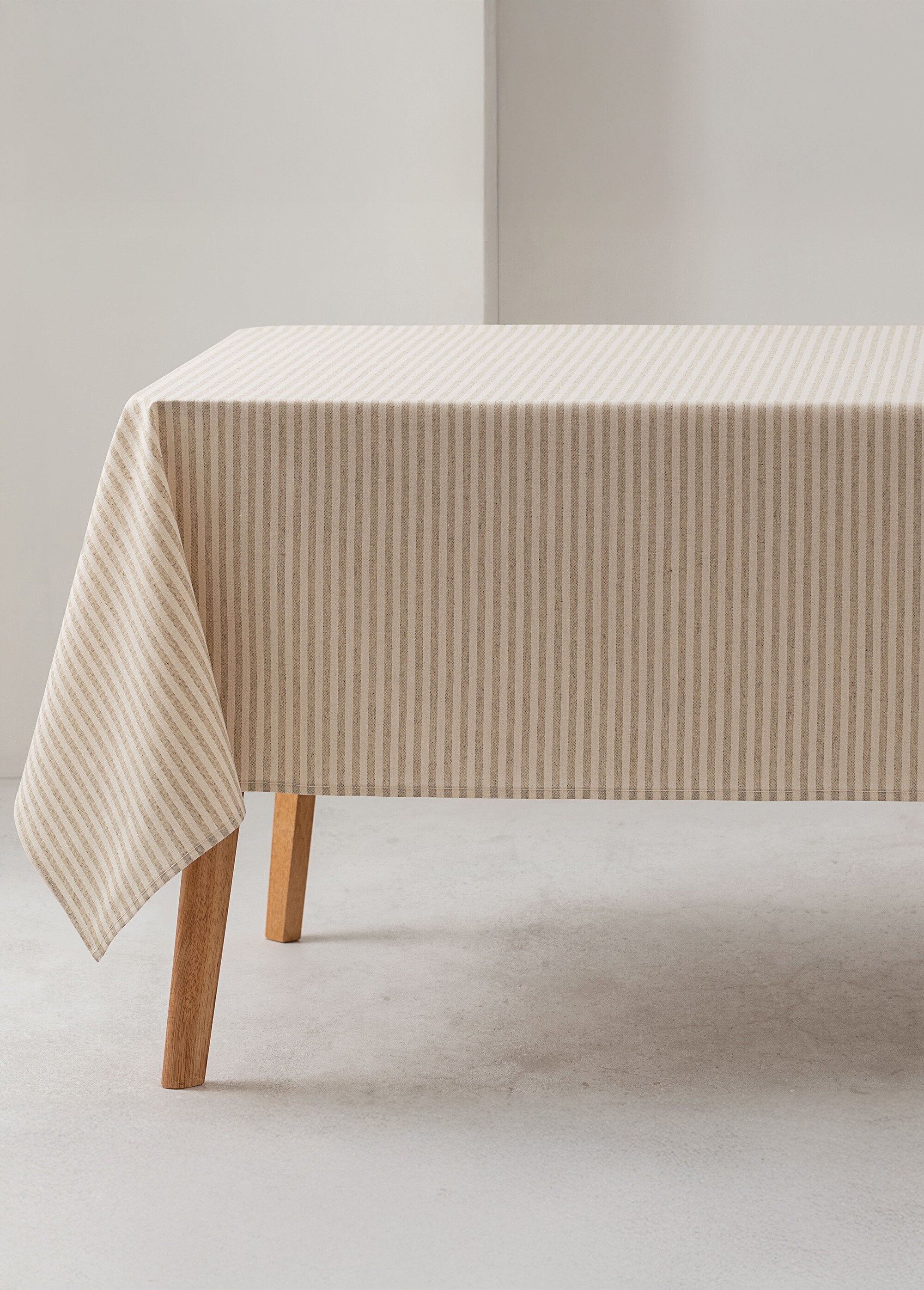 Stain-resistant_cotton_tablecloth_with_fine_stripes_Beige_FA1_slim