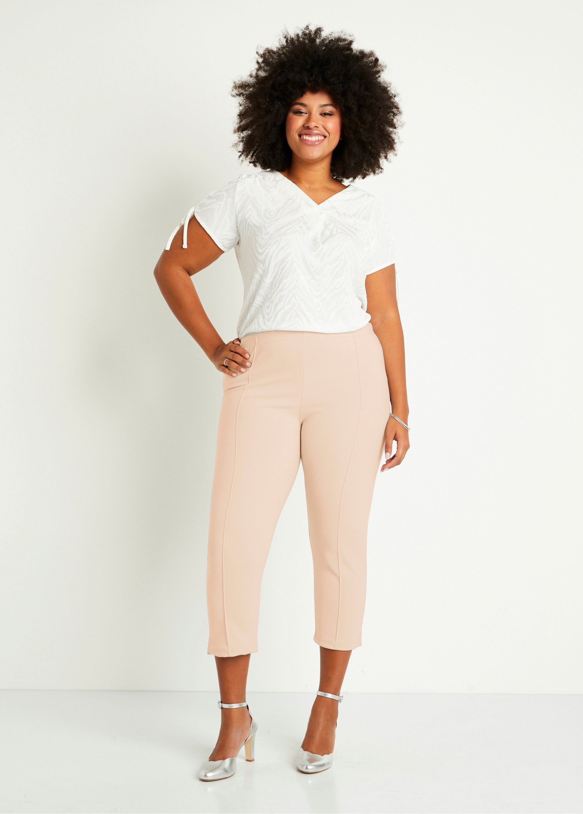 Ribbed_elasticated_waist_cropped_pants_Beige_SF1_curvy