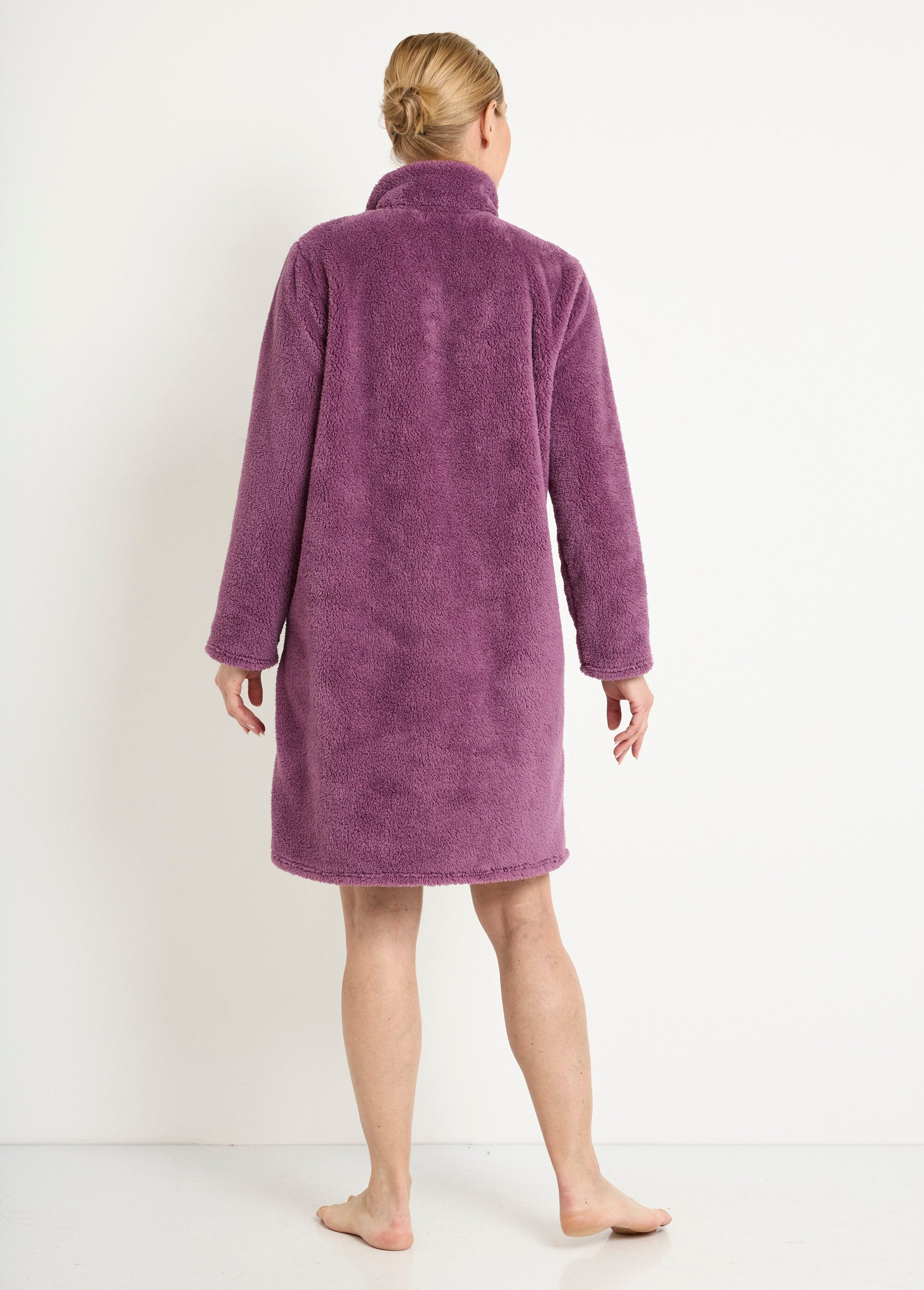 Peignoir_court_zippé_col_montant_maille_peluche_Prune_DO1_slim