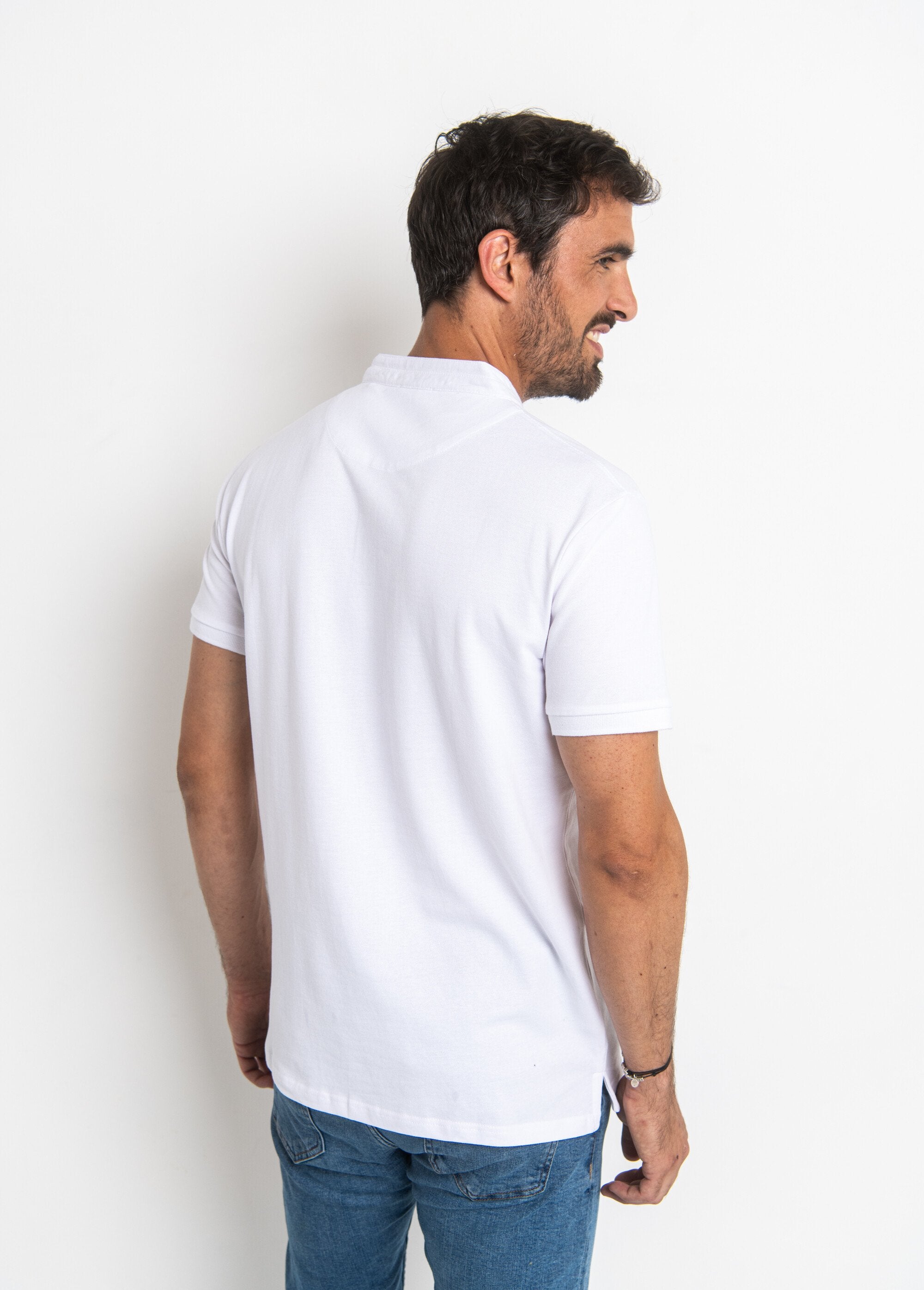 Short_sleeve_polo_shirt_with_mandarin_collar_White_DO1_slim