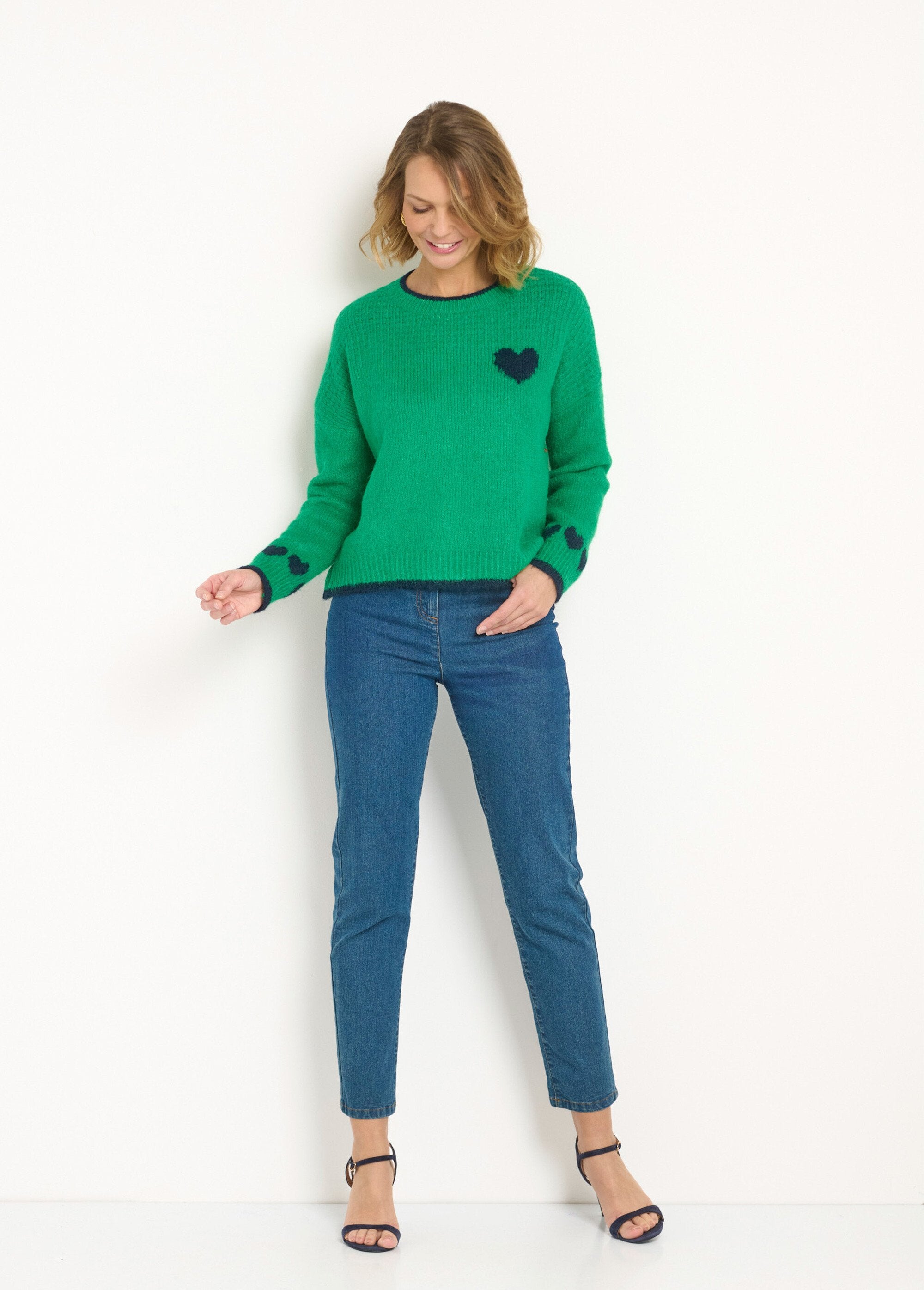 Warm_wool_sweater_with_heart_details,_round_neck_Green_SF1_slim