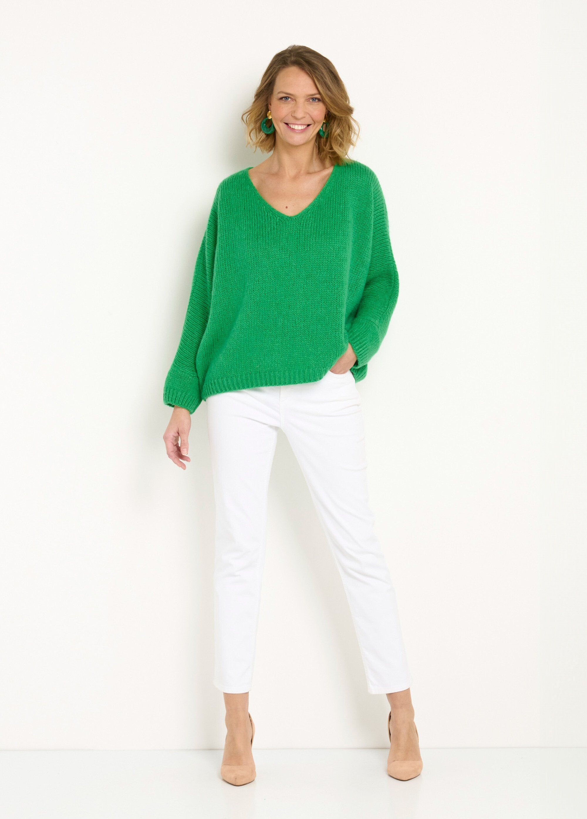 Warm_mohair_wool_sweater_with_V-neck_and_dropped_armholes_Green_SF1_slim