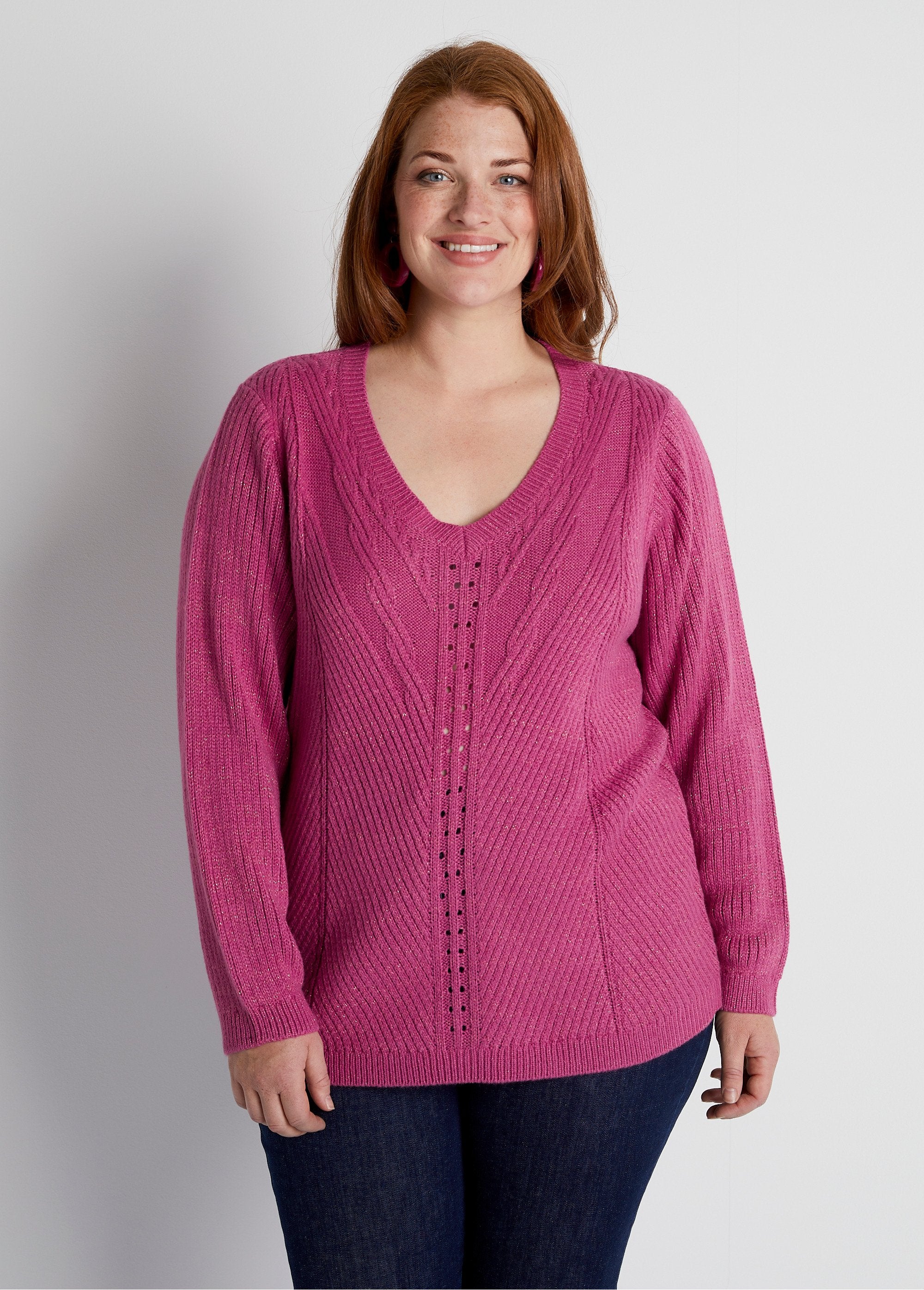 Plain_fancy_knit_V-neck_sweater_Cassis_FA1_curvy