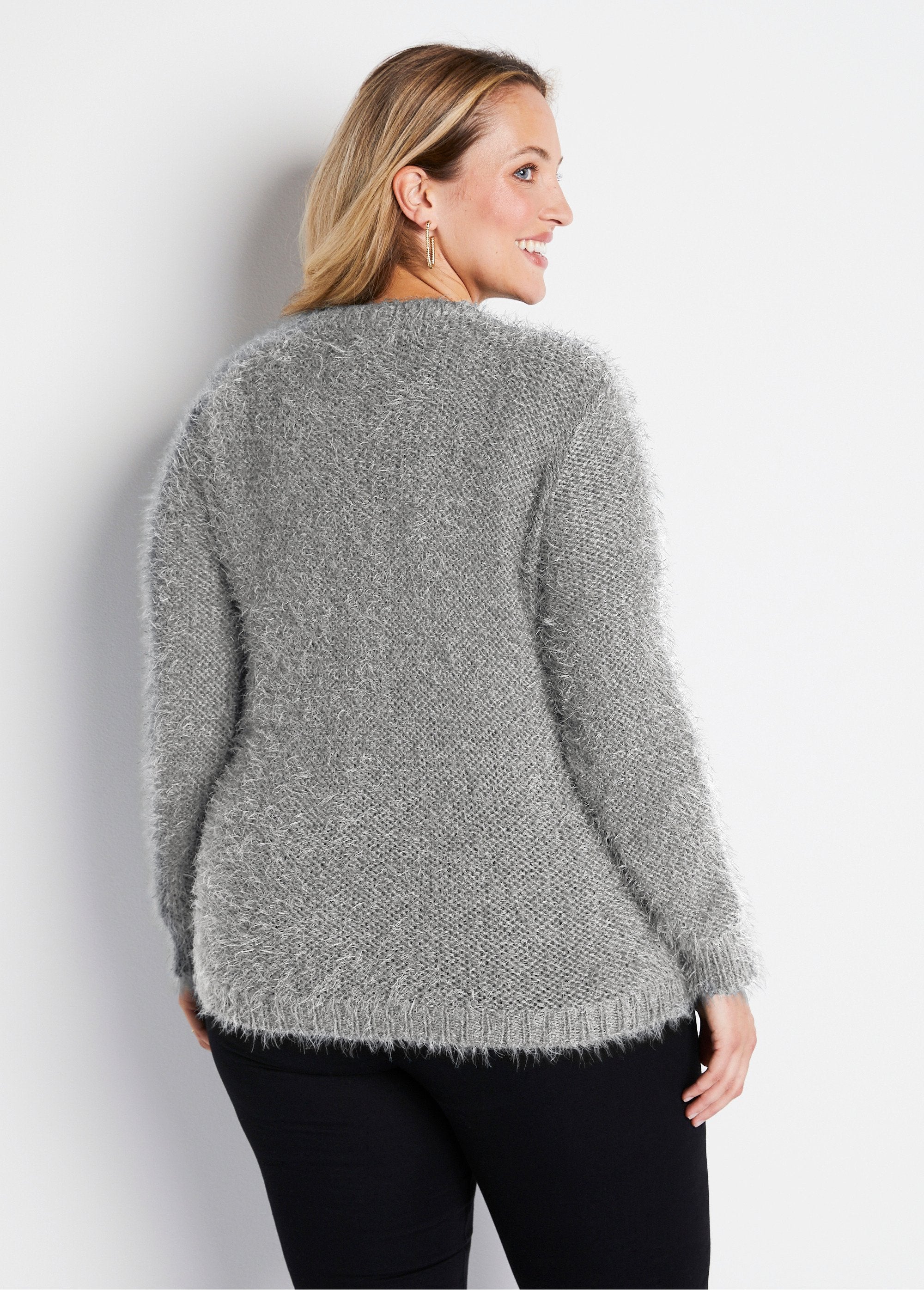 Pull_maille_douce_effet_poilu_Argent_DO1_curvy