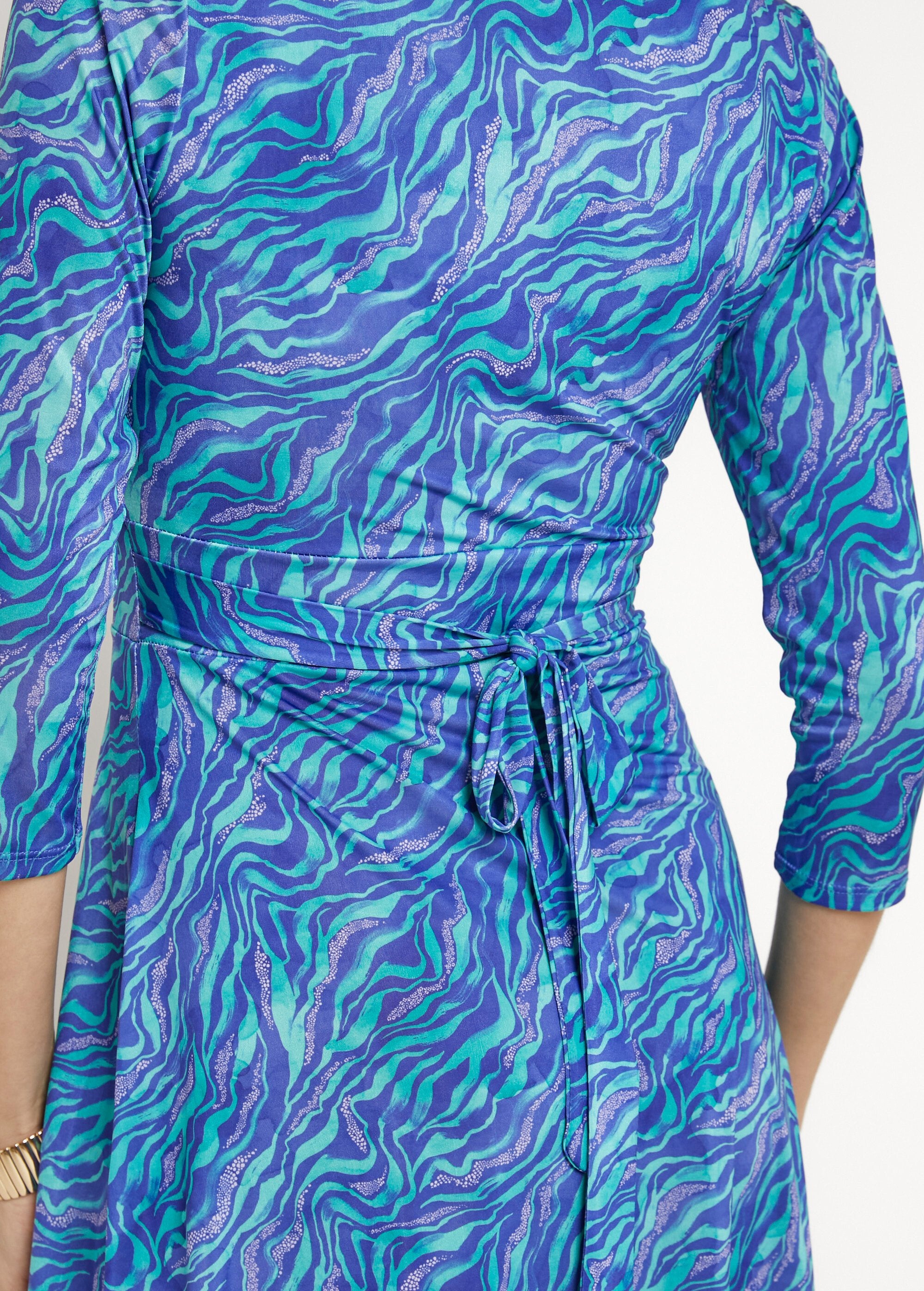 Stretch_wrap_dress_with_pleated_waist_Green_and_blue_DE2_slim