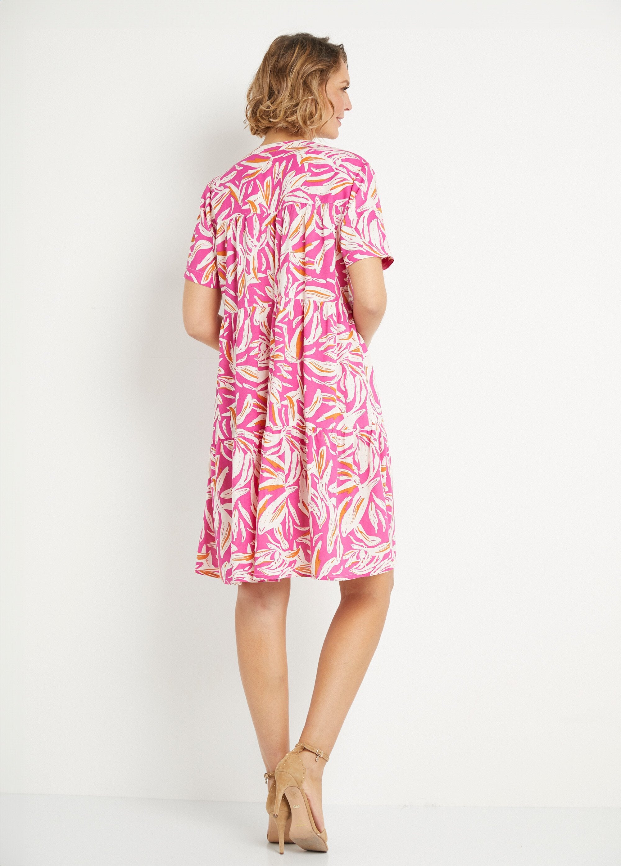 Printed_buttoned_V-neck_dress_with_short_sleeves_Pink_and_white_DO1_slim