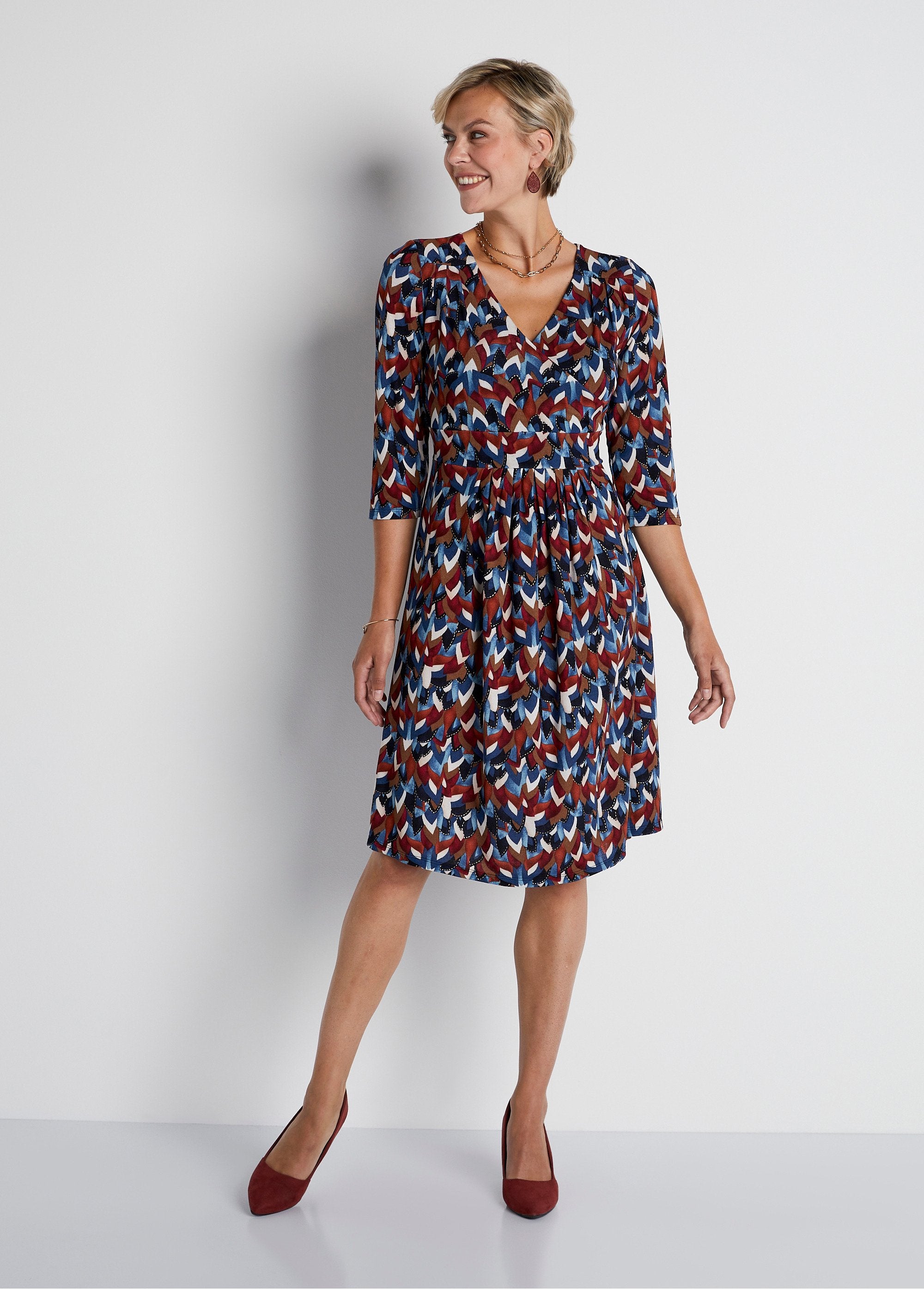 Short_flared_printed_wrap_dress_Blue_print_FA1_slim