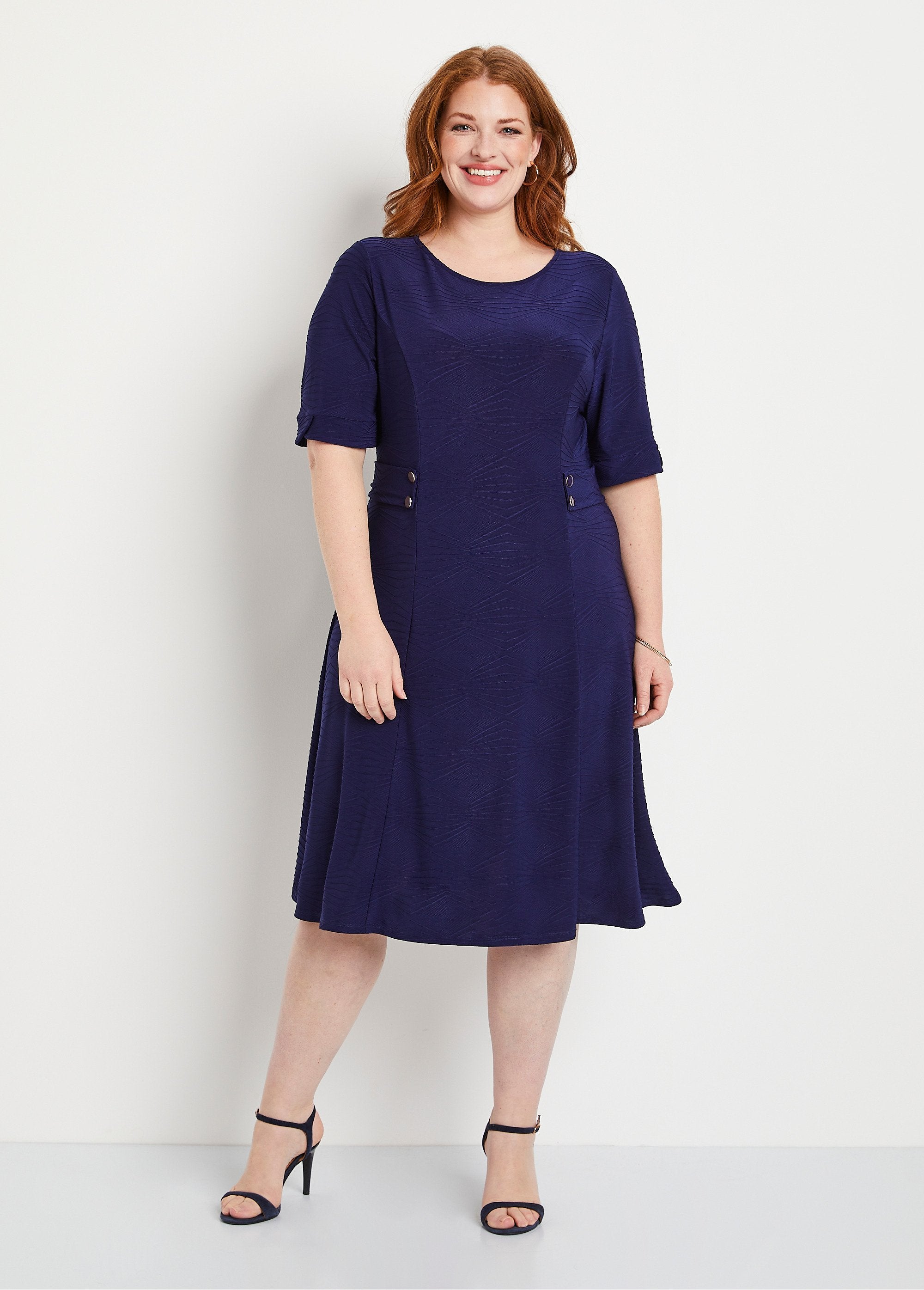 Short_plain_flared_dress_Marine_FA2_curvy