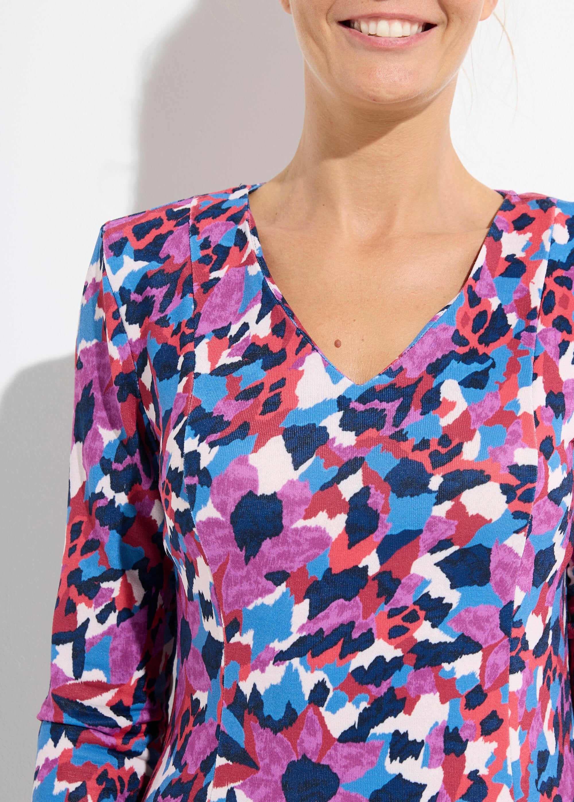 Short_straight_warm_printed_dress_Blue_print_DE1_slim