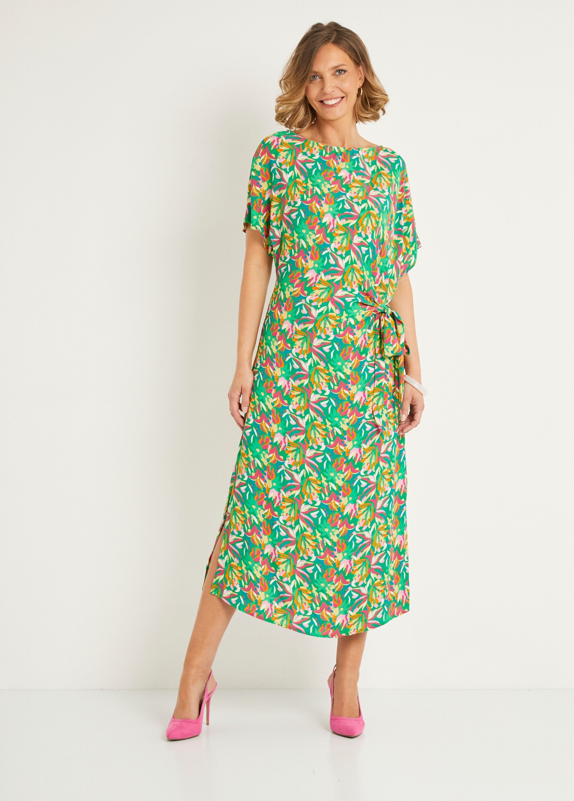 Long_graphic_print_dress_with_boat_neck_Green_prints_FA1_slim