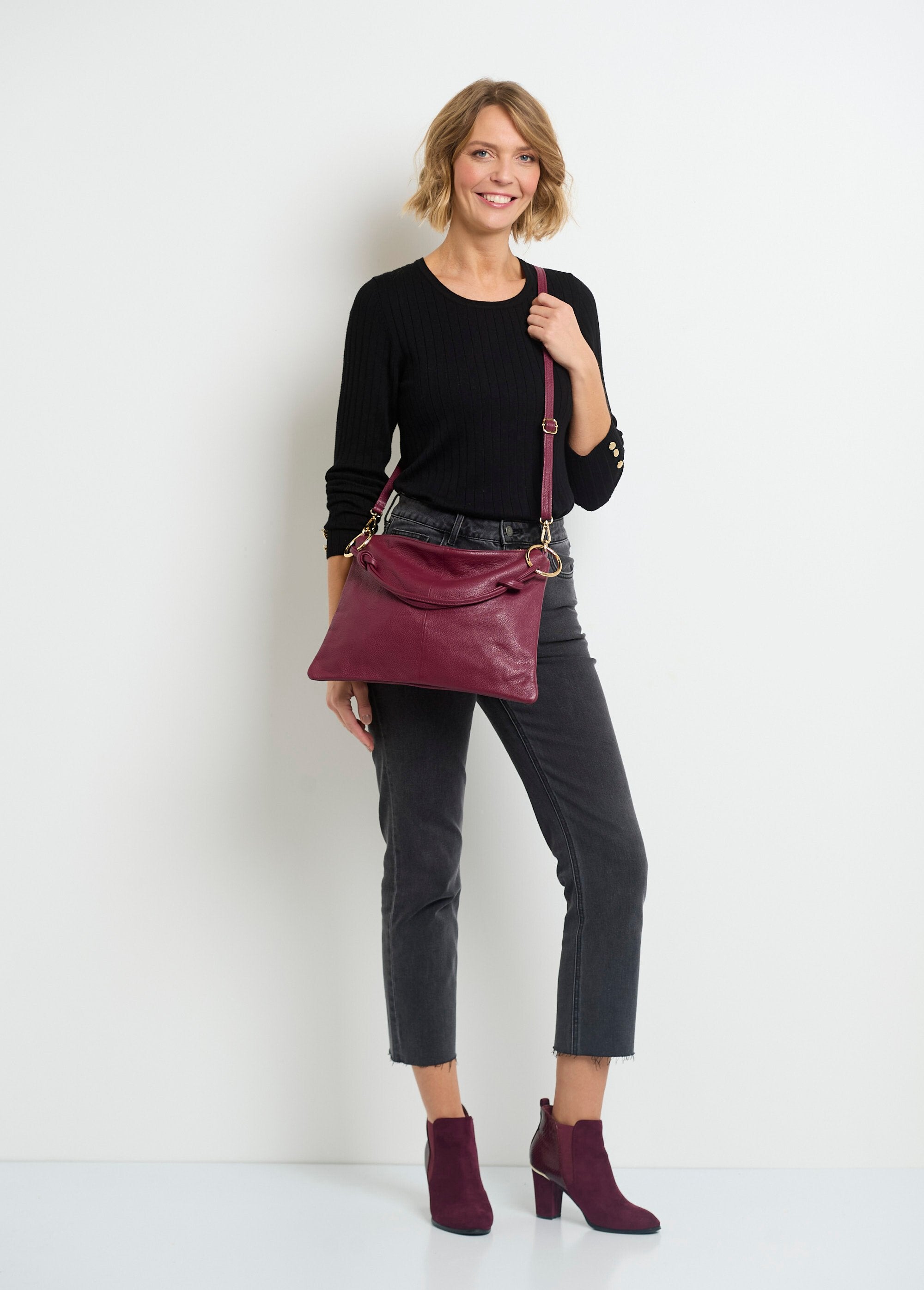 Grained_leather_handbag_with_ring_handles_Bordeaux_SF1_slim