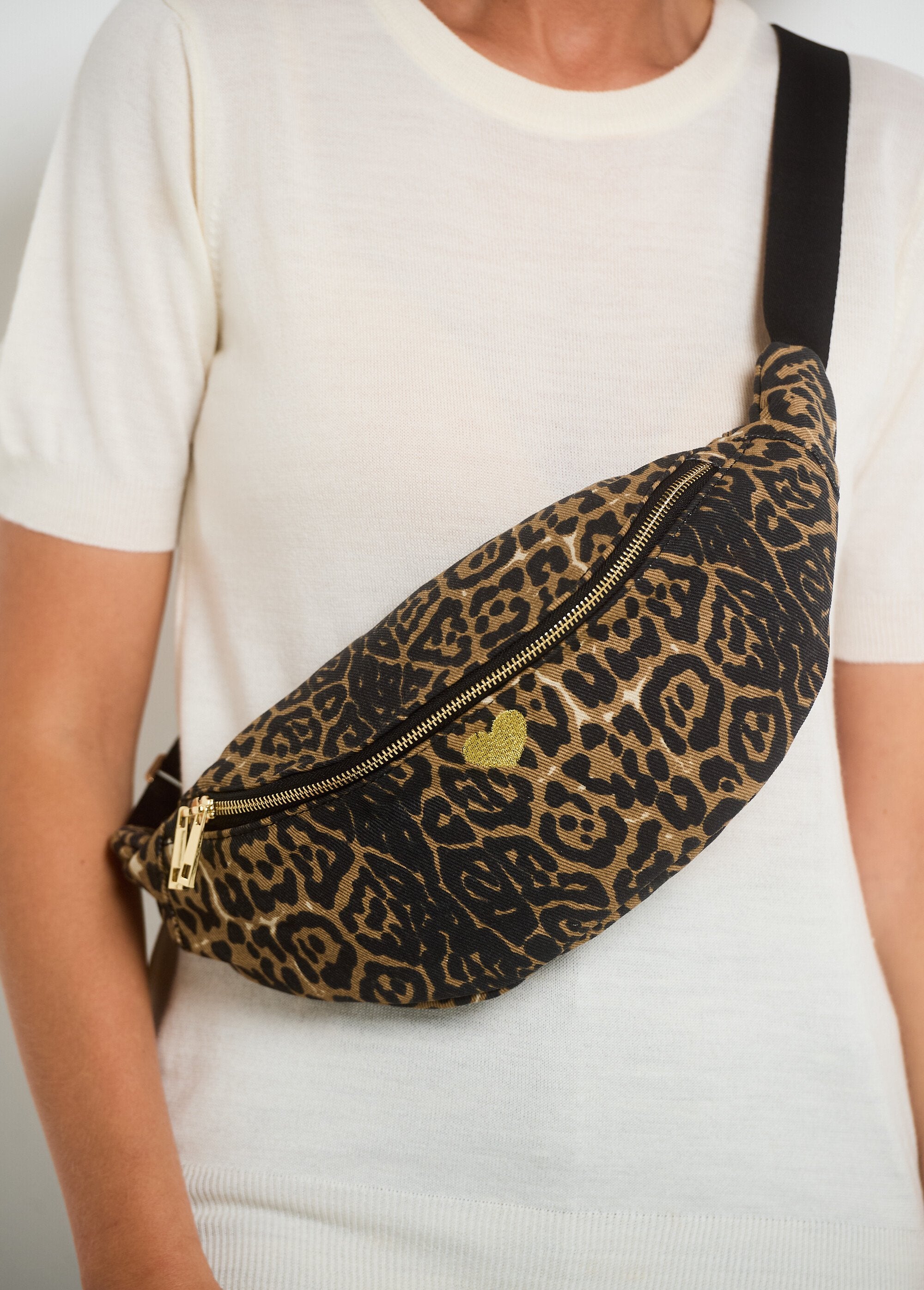 Sac_banane_zippé_imprimé_animalier_Leopard_DE1_slim