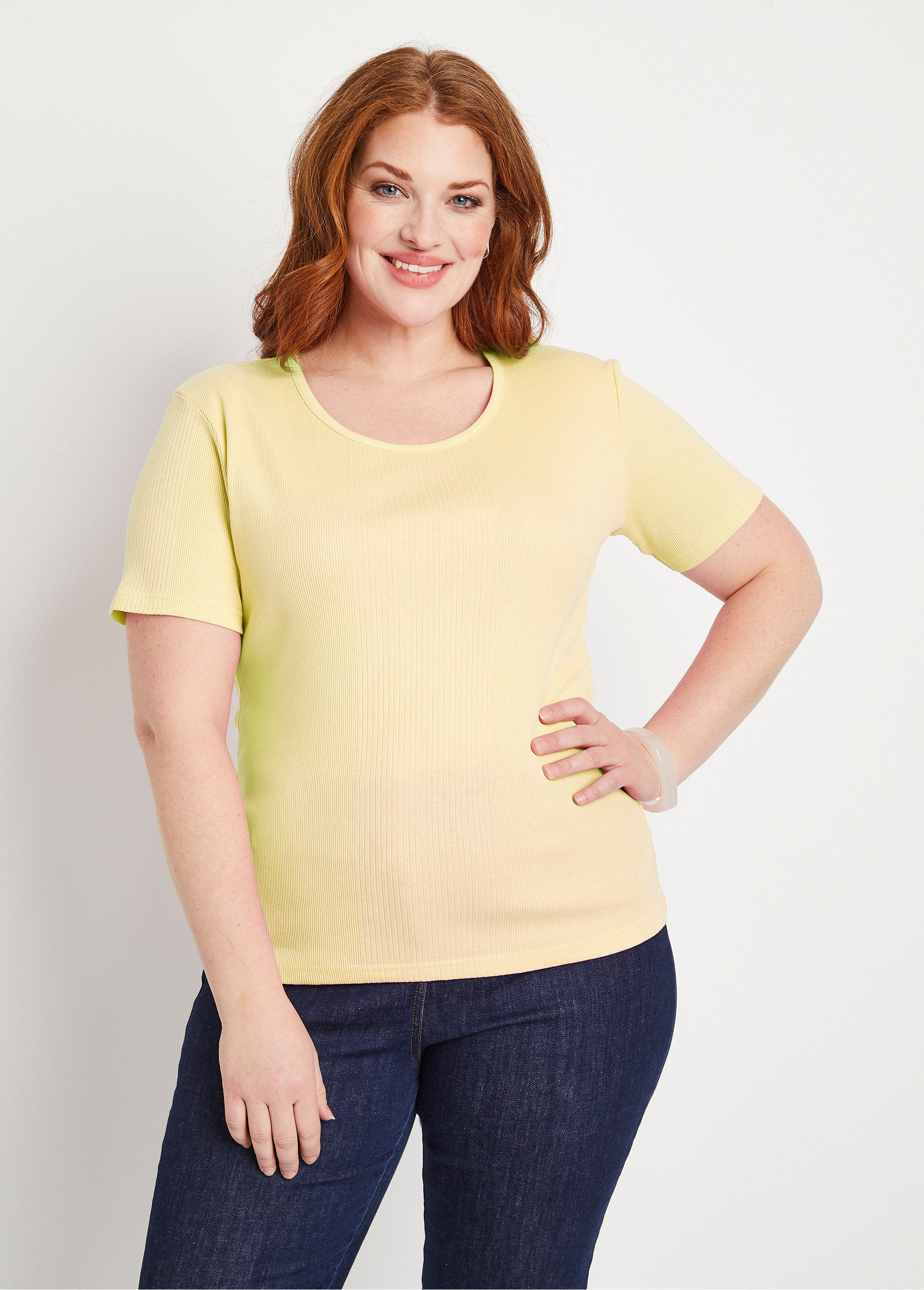 Short_ribbed_knit_round_neck_t-shirt_YELLOW_FA1_curvy