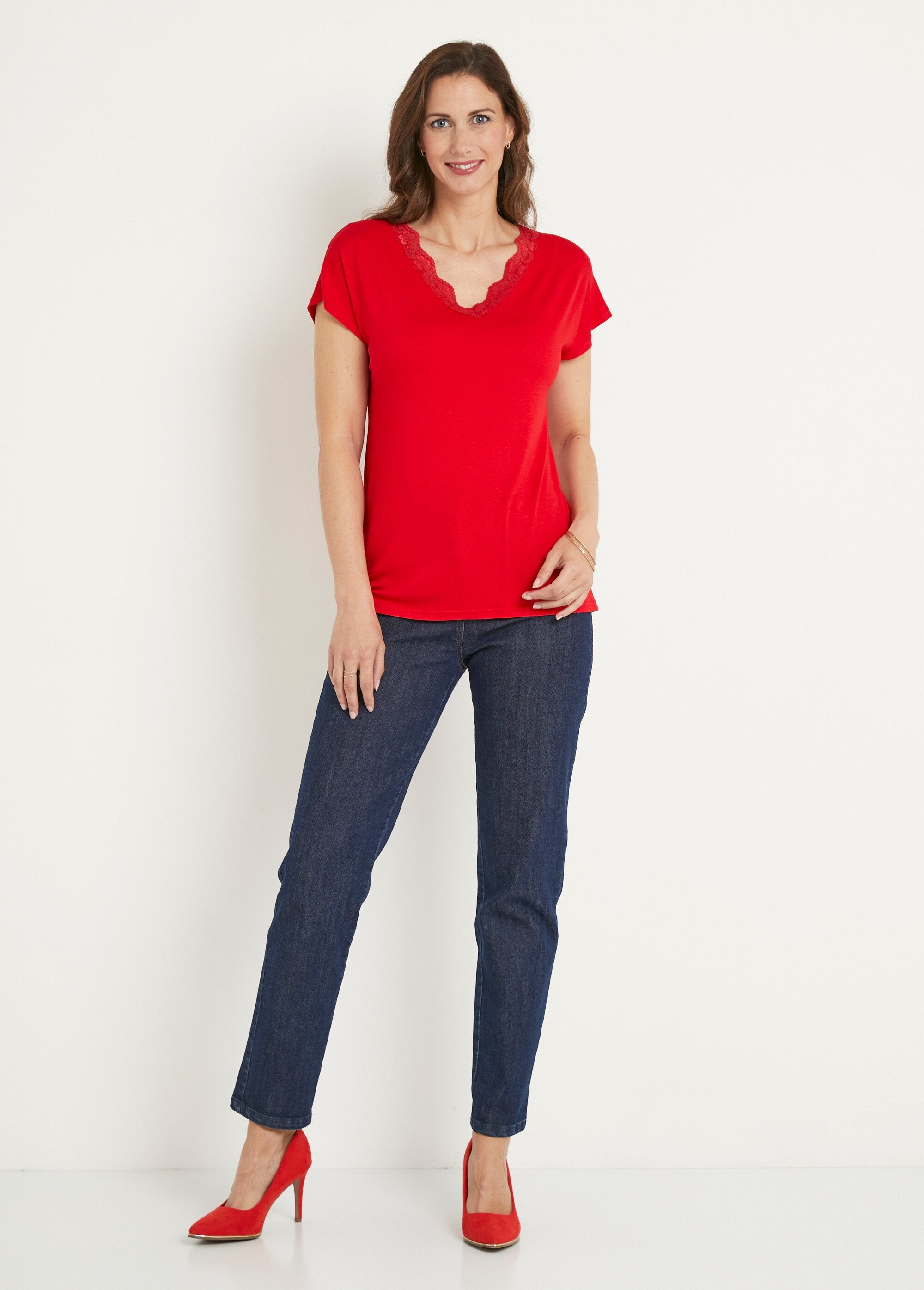 Short_stretch_lace_T-shirt_Red_SF1_slim