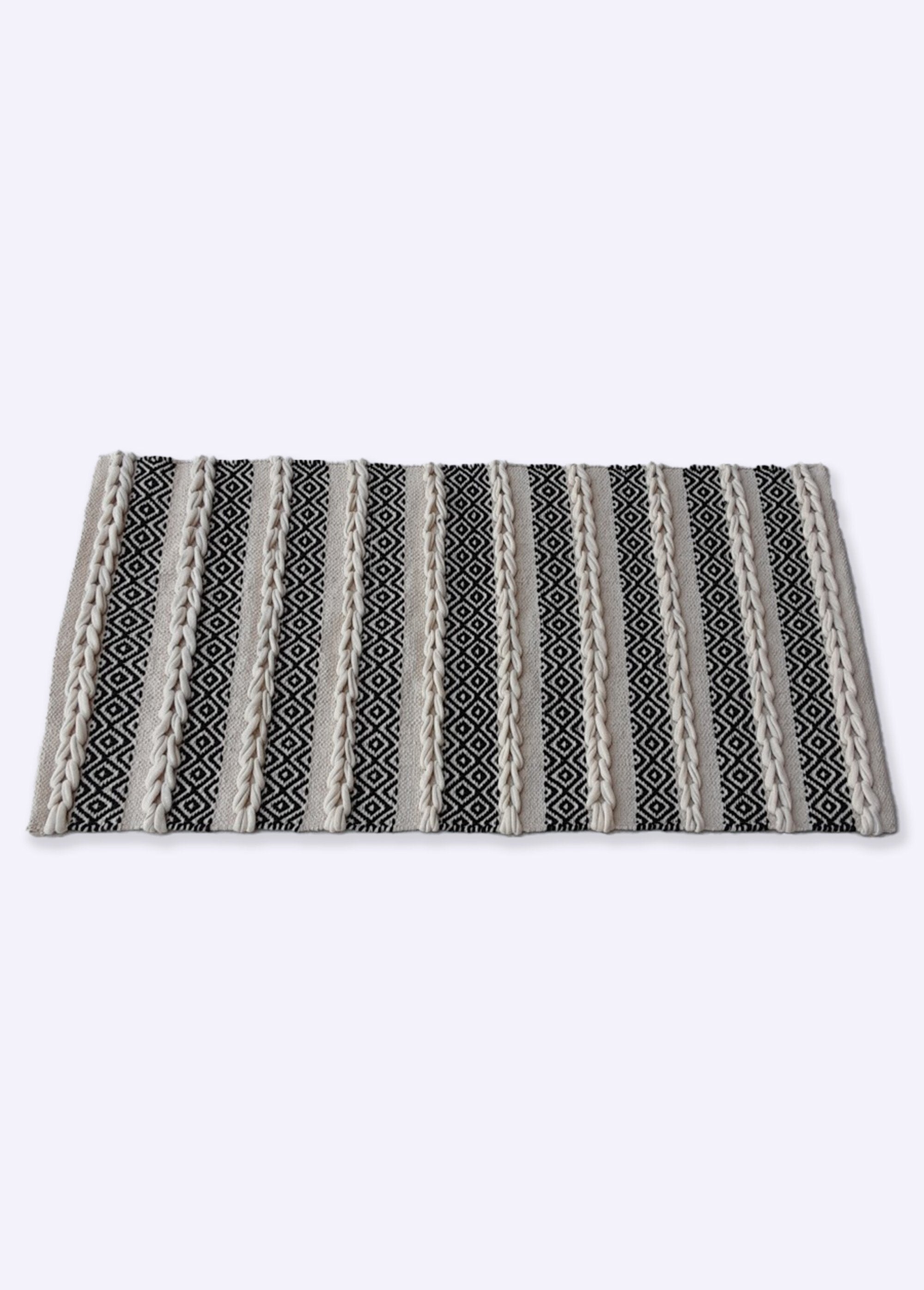 Striped_ethnic_rug,_110x60cm_Black_and_white_FA1_slim