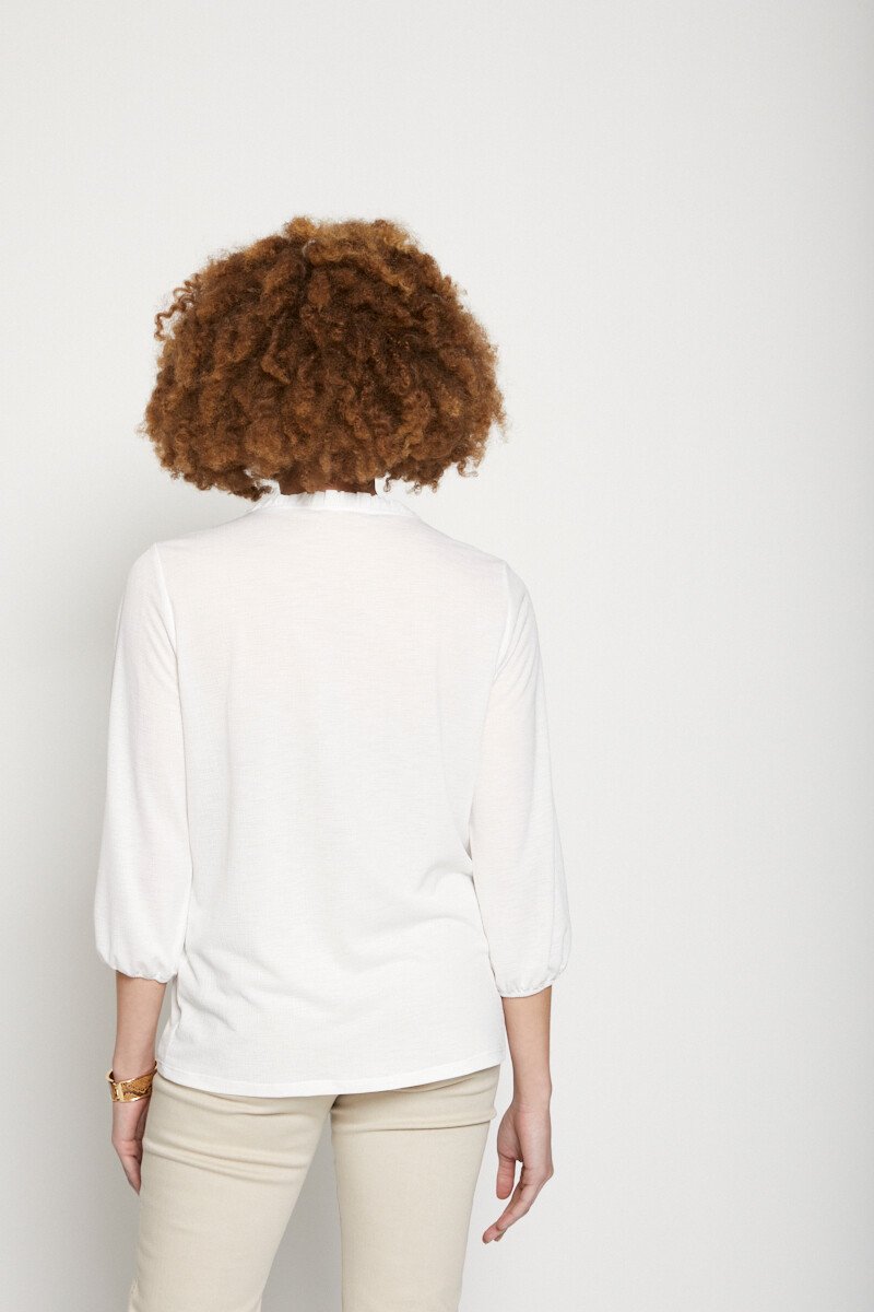 Blouse-style_embossed_mesh_T-shirt_Ecru_DO1_slim